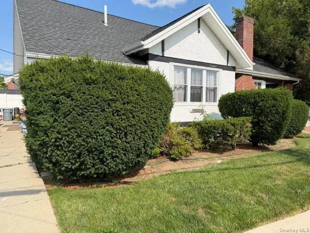 19201 110th Road, New York, NY, 3 Bedrooms Bedrooms, 6 Rooms Rooms,2 BathroomsBathrooms,Residential,For Rent,110th,0,937851 19201 110th Road, New York, NY, 3 Bedrooms Bedrooms, 6 Rooms Rooms,2 BathroomsBathrooms,Residential,For Rent,110th,0,937851