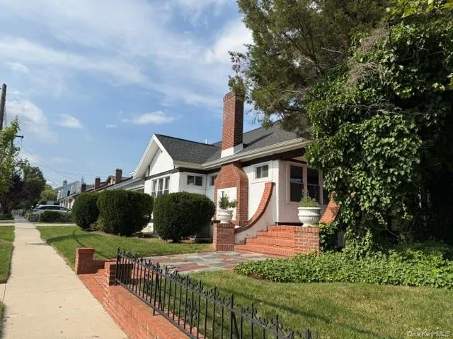 19201 110th Road, New York, NY, 3 Bedrooms Bedrooms, 6 Rooms Rooms,2 BathroomsBathrooms,Residential,For Rent,110th,0,937851 19201 110th Road, New York, NY, 3 Bedrooms Bedrooms, 6 Rooms Rooms,2 BathroomsBathrooms,Residential,For Rent,110th,0,937851