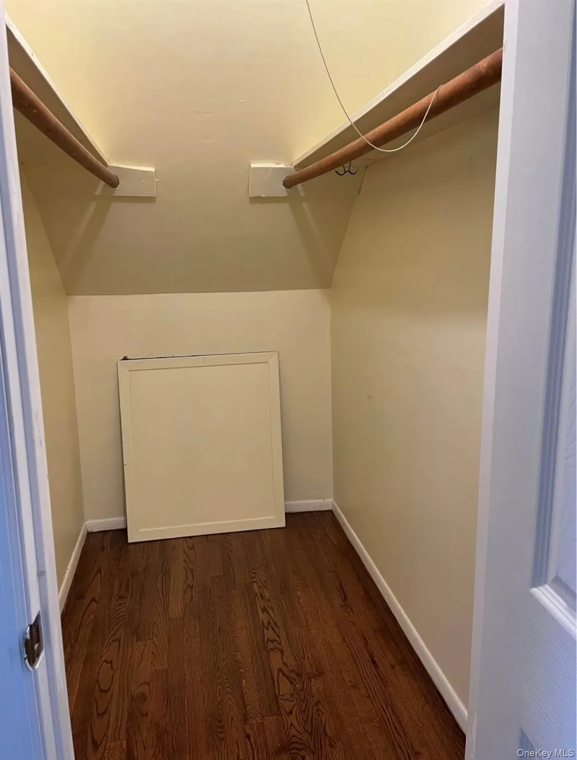 32 Winding Road, Oyster Bay, NY, 1 Bedroom Bedrooms, 3 Rooms Rooms,1 BathroomBathrooms,Residential Lease,Idx,Winding,0,938053 32 Winding Road, Oyster Bay, NY, 1 Bedroom Bedrooms, 3 Rooms Rooms,1 BathroomBathrooms,Residential Lease,Idx,Winding,0,938053