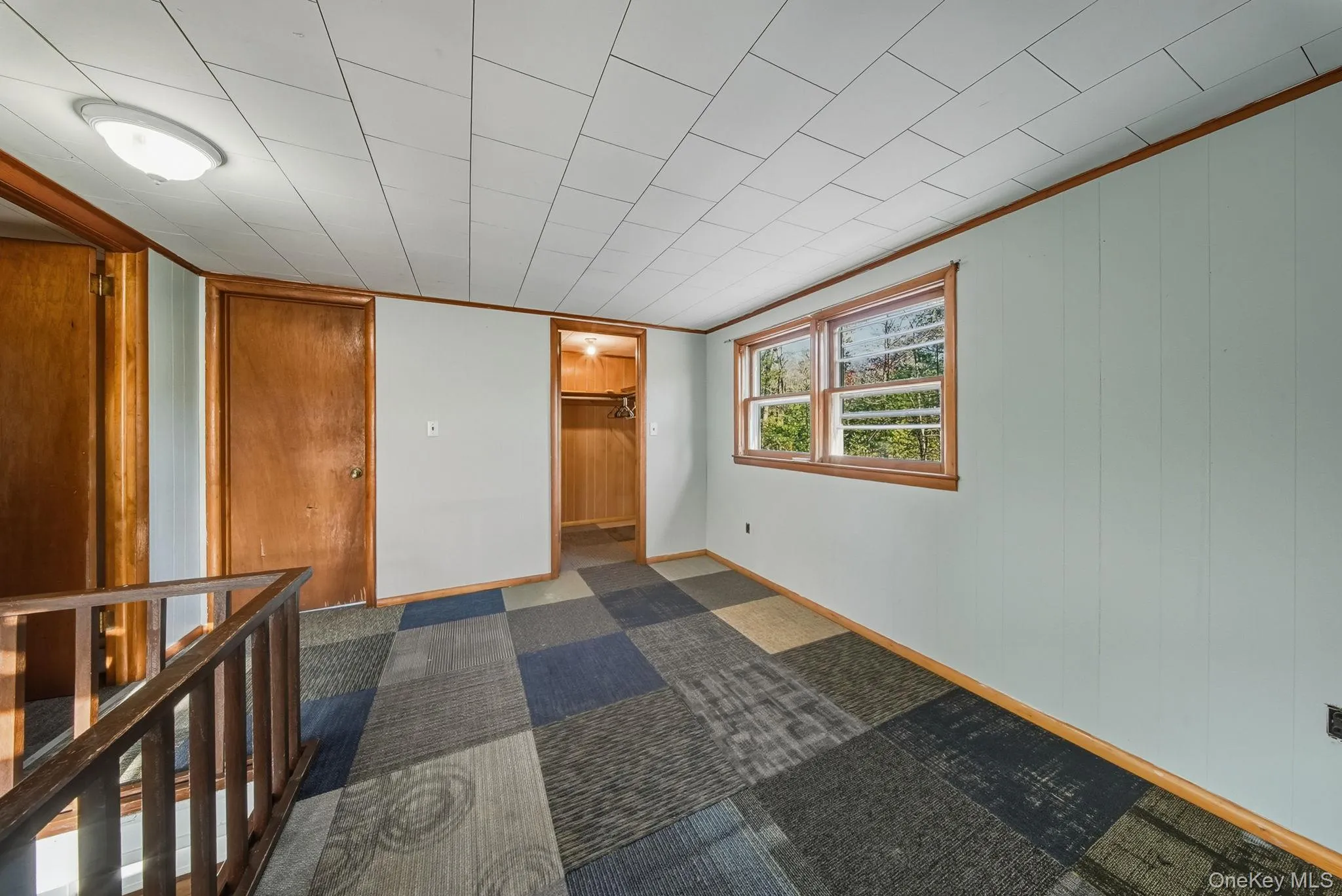 Landing could be used as an office. Has a large walk in closet. Landing could be used as an office. Has a large walk in closet.