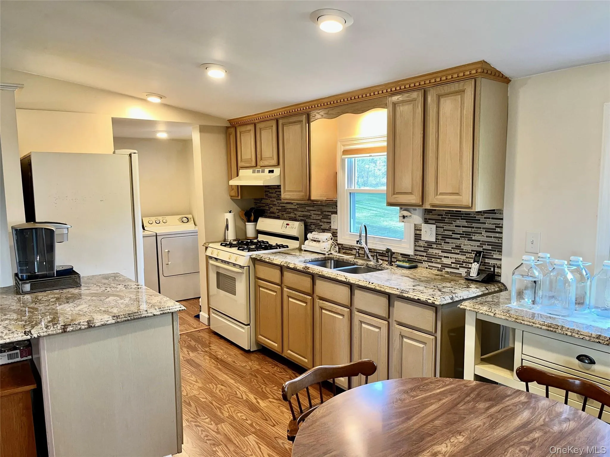 3 - Lots of cabinets and counter space 3 - Lots of cabinets and counter space