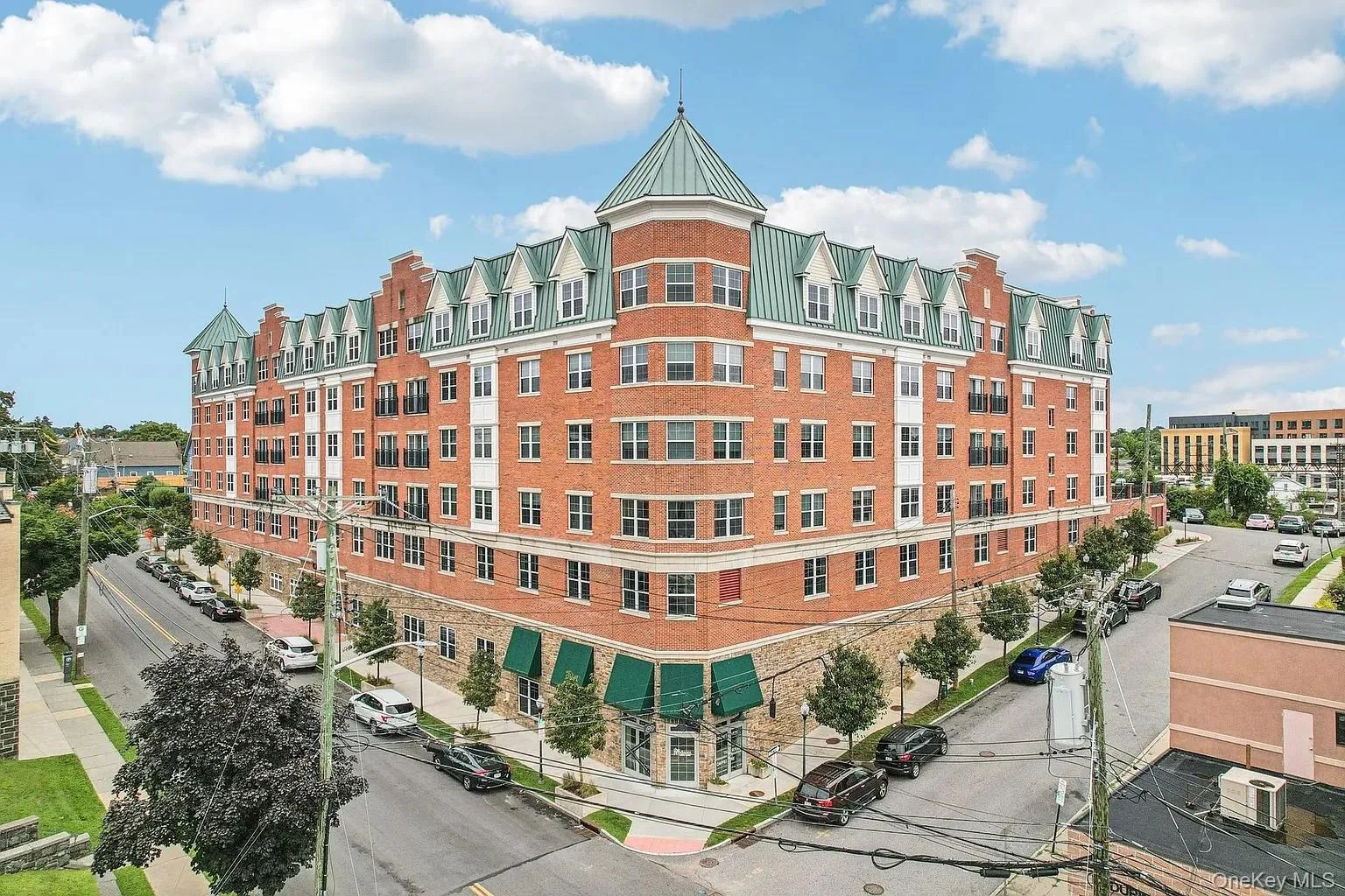 View of apartment building / complex View of apartment building / complex