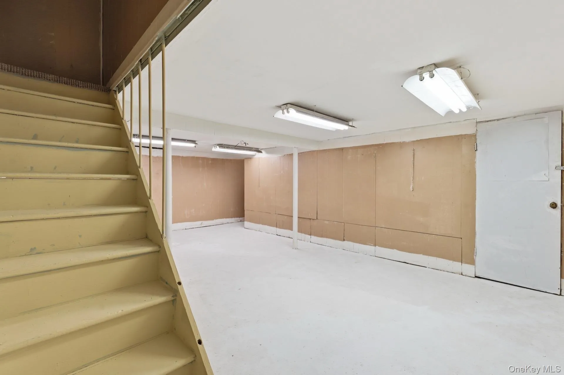 Basement with stairs Basement with stairs