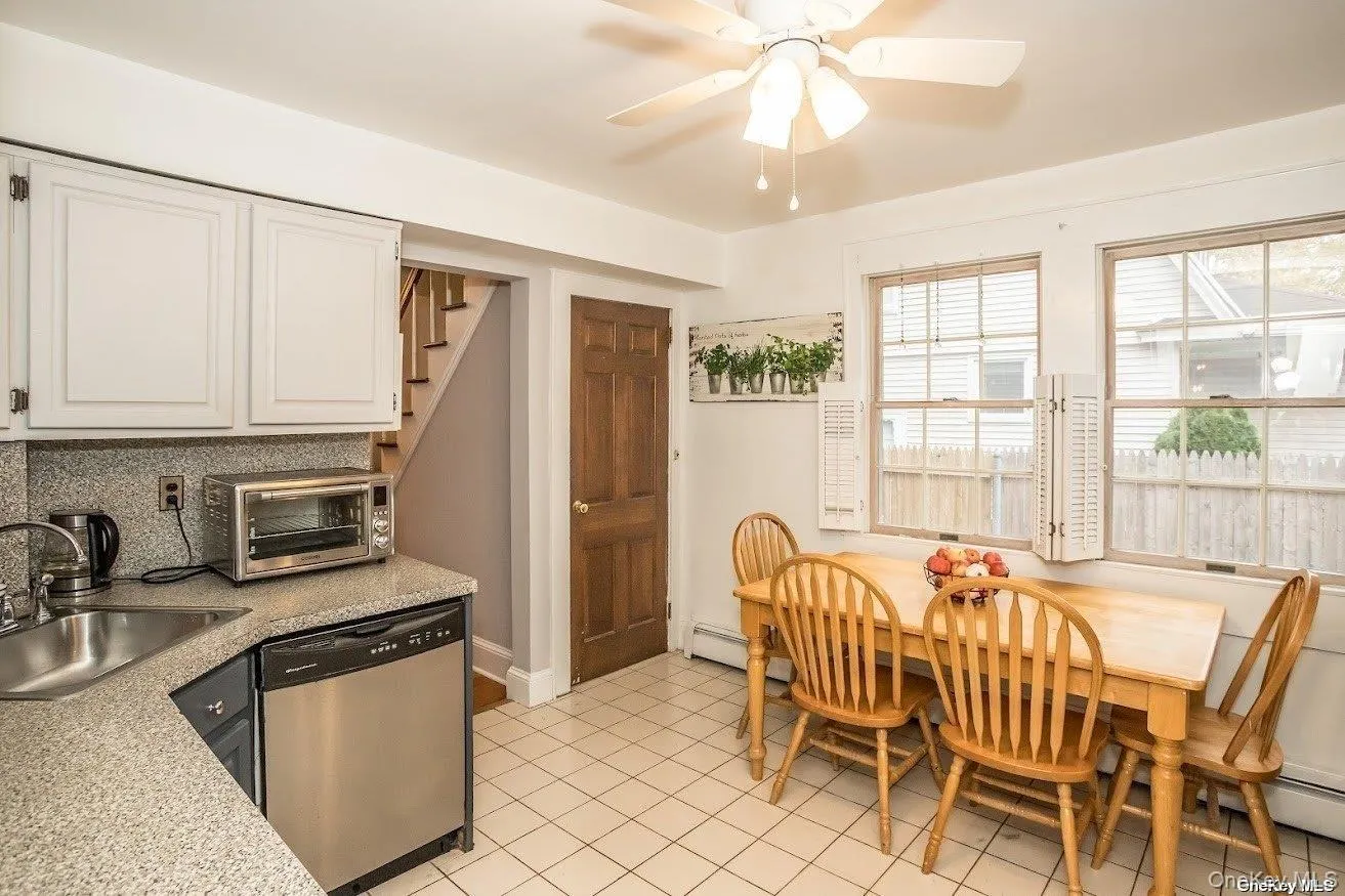 2 Elm Place, Oyster Bay, NY, 2 Bedrooms Bedrooms, 8 Rooms Rooms,2 BathroomsBathrooms,Residential Lease,Idx,Elm,0,938482 2 Elm Place, Oyster Bay, NY, 2 Bedrooms Bedrooms, 8 Rooms Rooms,2 BathroomsBathrooms,Residential Lease,Idx,Elm,0,938482