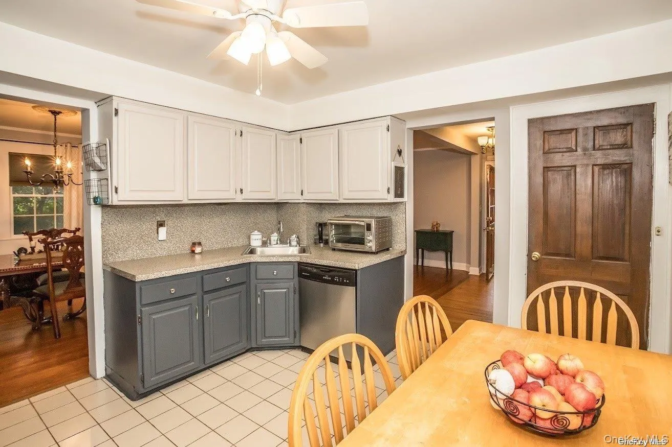 2 Elm Place, Oyster Bay, NY, 2 Bedrooms Bedrooms, 8 Rooms Rooms,2 BathroomsBathrooms,Residential Lease,Idx,Elm,0,938482 2 Elm Place, Oyster Bay, NY, 2 Bedrooms Bedrooms, 8 Rooms Rooms,2 BathroomsBathrooms,Residential Lease,Idx,Elm,0,938482