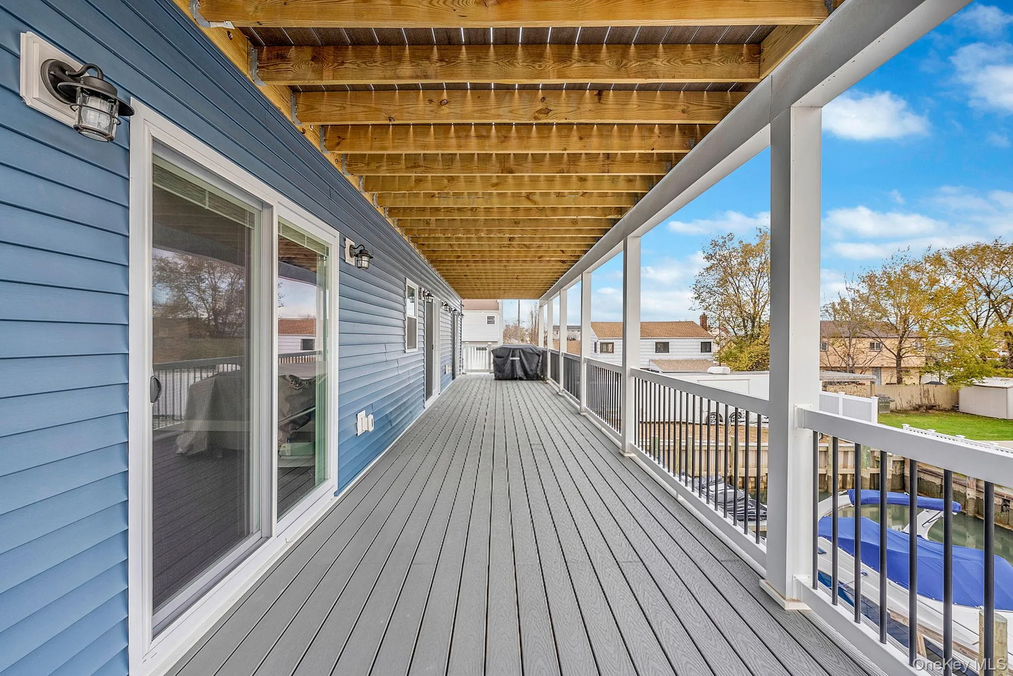 Deck featuring grilling area Deck featuring grilling area
