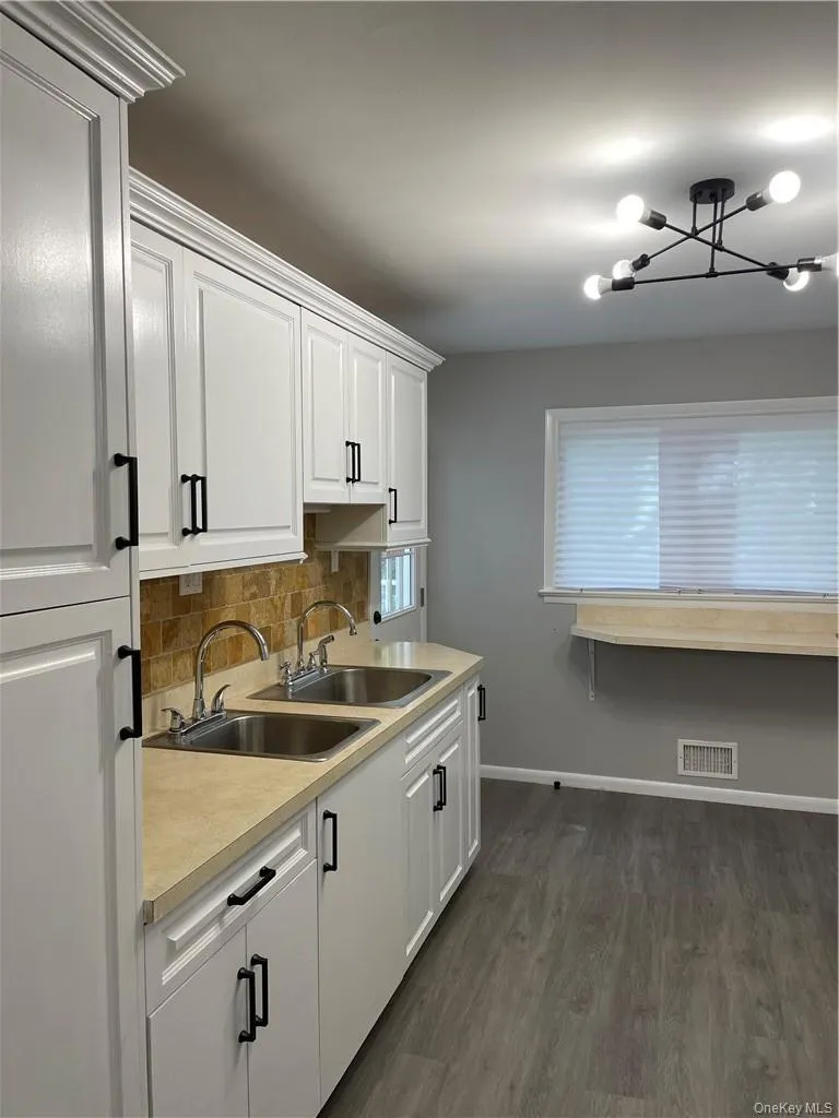 7 Castle Drive, Ramapo, NY, 4 Bedrooms Bedrooms, 7 Rooms Rooms,2 BathroomsBathrooms,Residential Lease,Idx,Castle,0,938637 7 Castle Drive, Ramapo, NY, 4 Bedrooms Bedrooms, 7 Rooms Rooms,2 BathroomsBathrooms,Residential Lease,Idx,Castle,0,938637