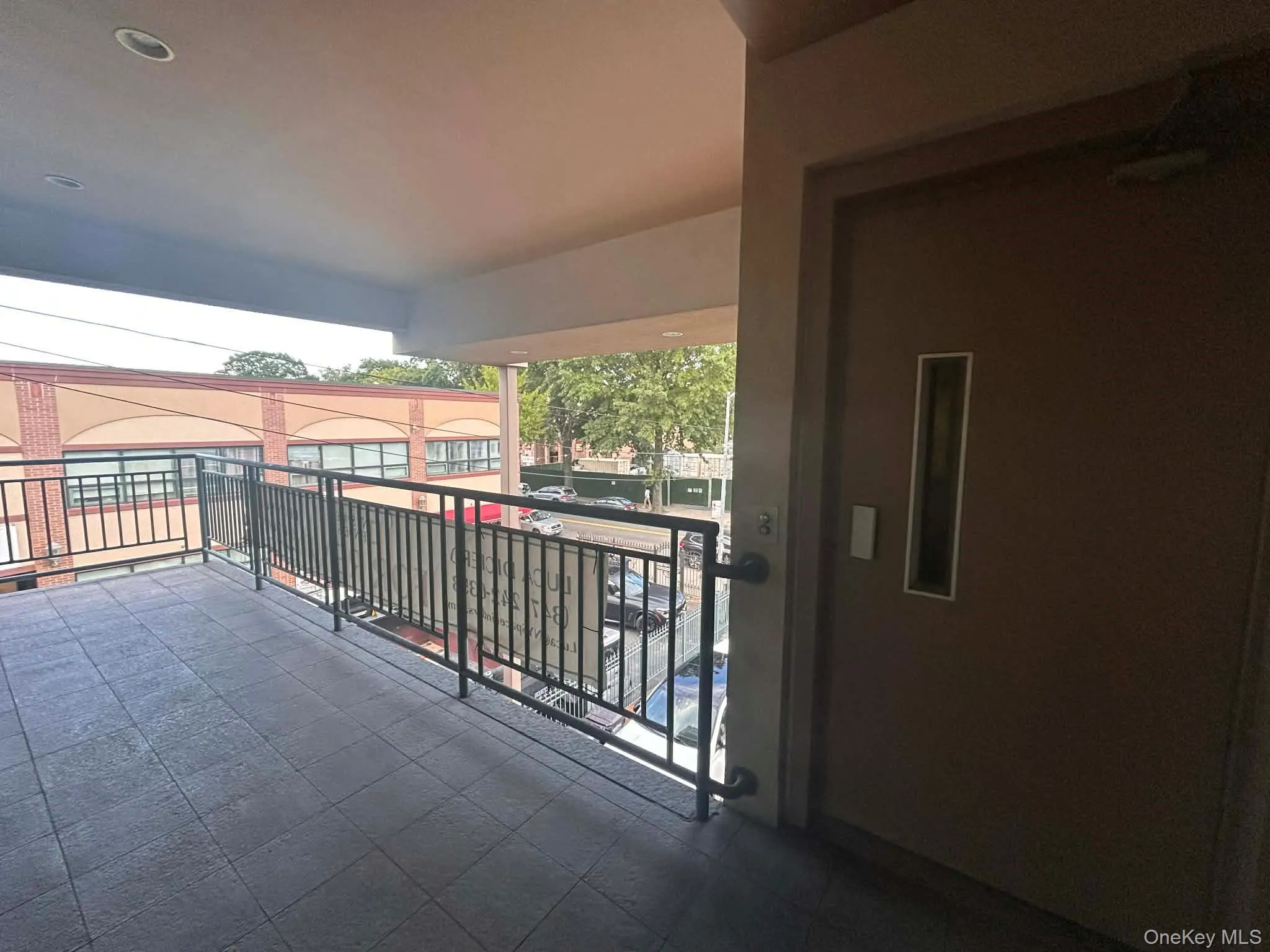 Balcony with elevator Balcony with elevator