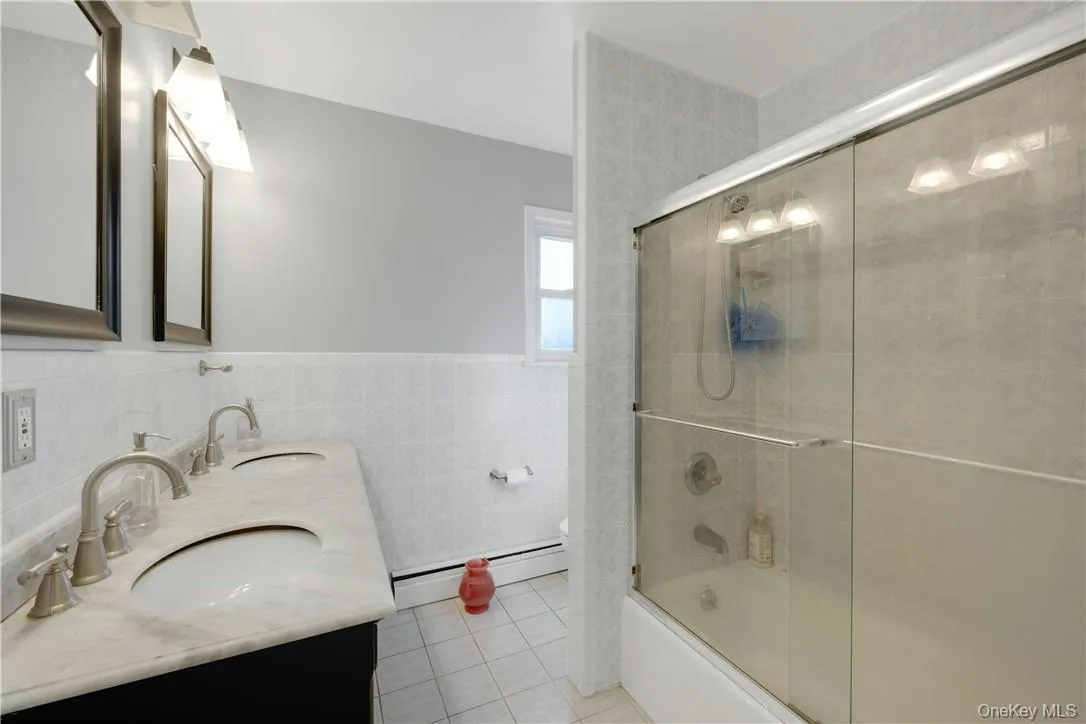 Second floor Hall Bath Second floor Hall Bath