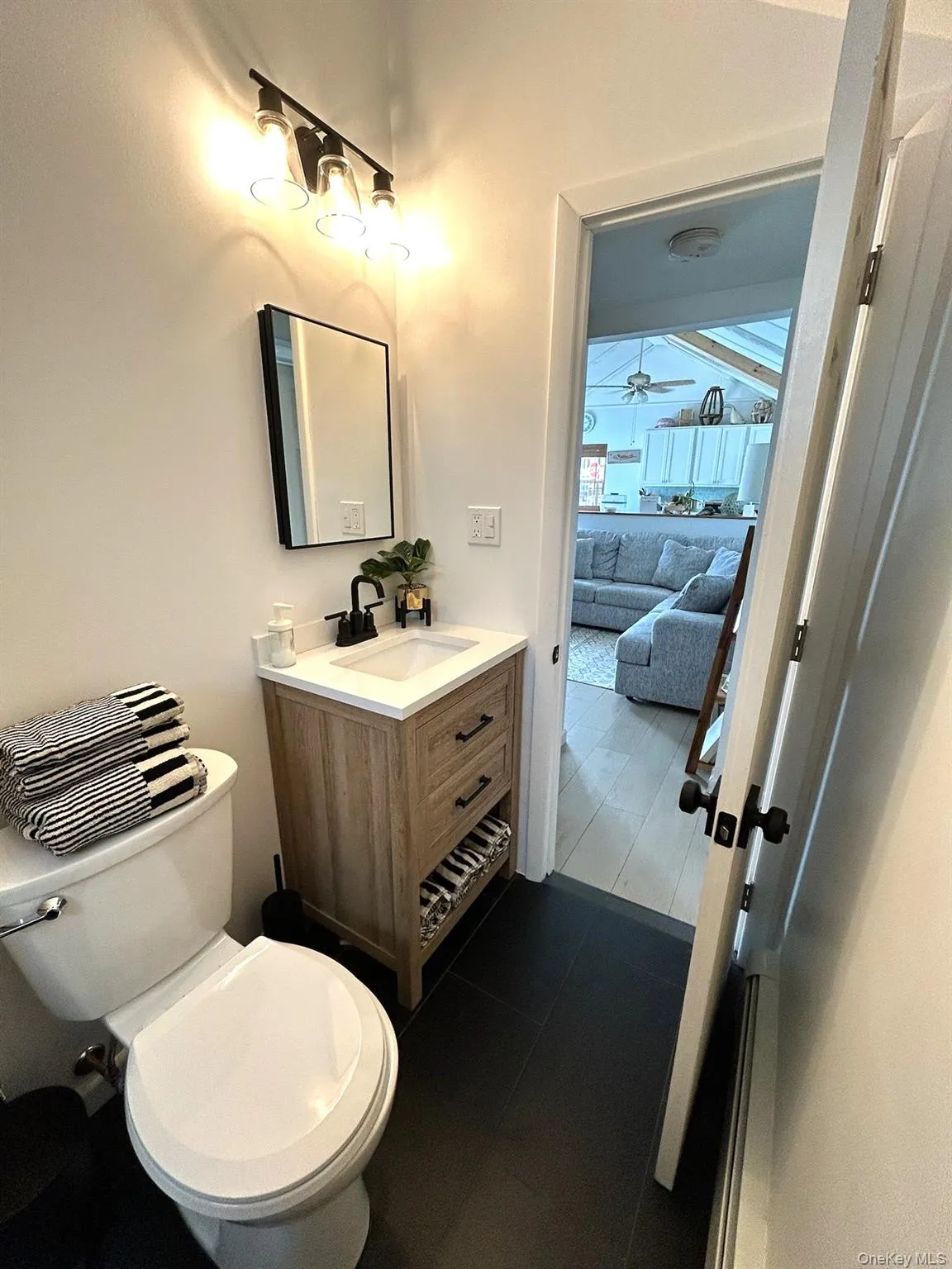 800 6th Street, Babylon, NY, 2 Bedrooms Bedrooms, 7 Rooms Rooms,1 BathroomBathrooms,Residential Lease,For Rent,6th,0,938695 800 6th Street, Babylon, NY, 2 Bedrooms Bedrooms, 7 Rooms Rooms,1 BathroomBathrooms,Residential Lease,For Rent,6th,0,938695