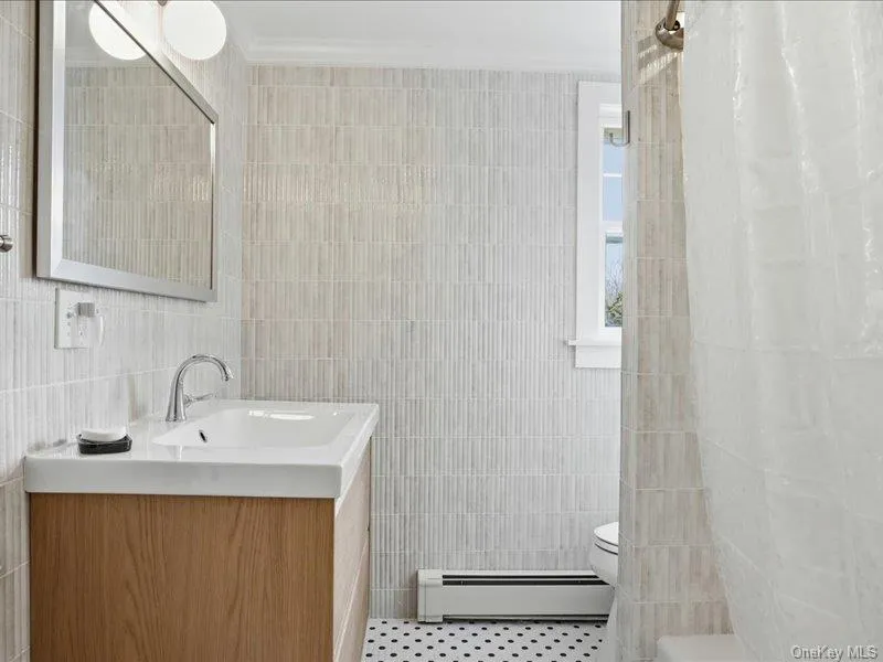 12 Summit Boulevard, Southampton, NY, 3 Bedrooms Bedrooms, 8 Rooms Rooms,2 BathroomsBathrooms,Residential Lease,For Rent,Summit,0,938708 12 Summit Boulevard, Southampton, NY, 3 Bedrooms Bedrooms, 8 Rooms Rooms,2 BathroomsBathrooms,Residential Lease,For Rent,Summit,0,938708