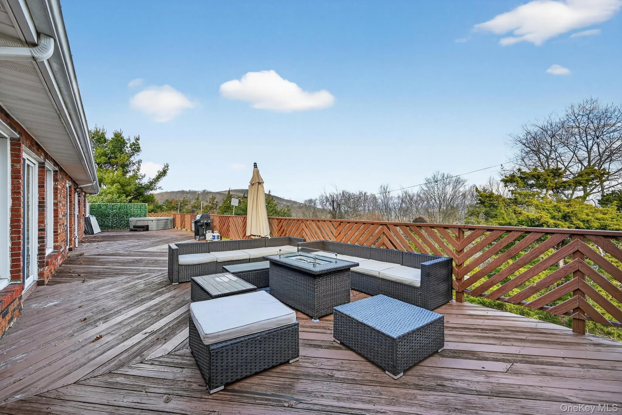 Outdoor Backyard entertainment with Mountain Views Outdoor Backyard entertainment with Mountain Views