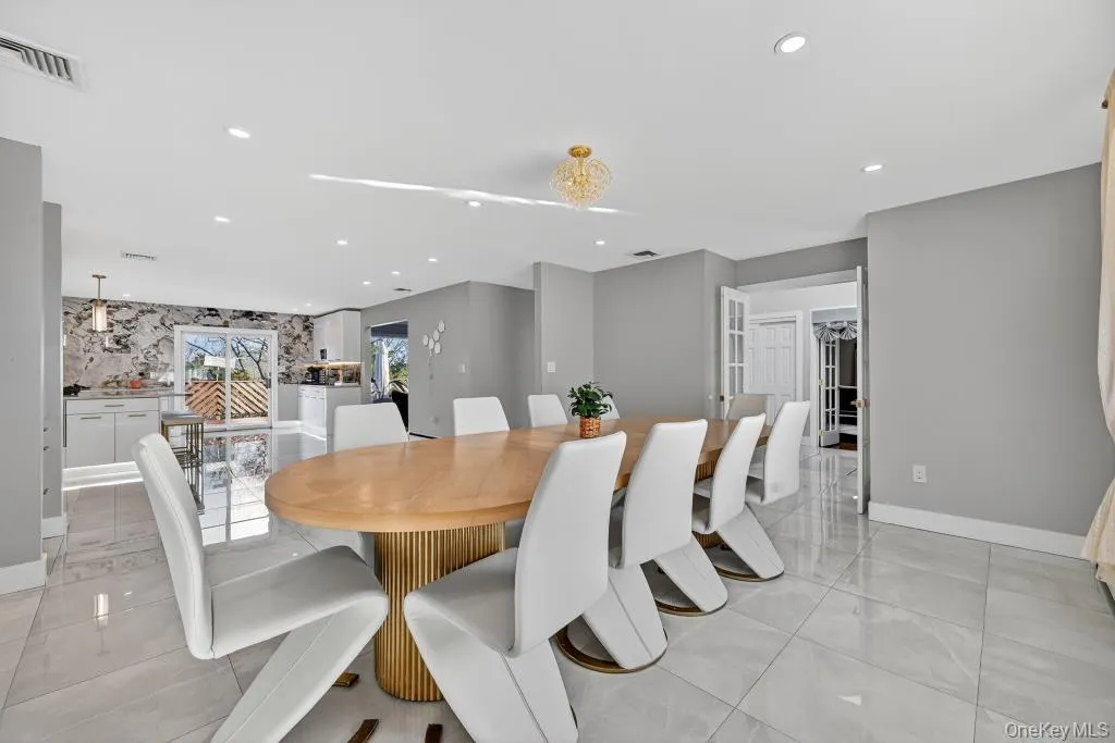 Large Dining area with 10 seated dining table Large Dining area with 10 seated dining table