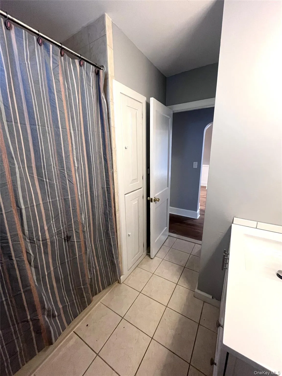 24 A Arnold Avenue, West Babylon, NY, 1 Bedroom Bedrooms, 6 Rooms Rooms,1 BathroomBathrooms,Residential Lease,For Rent,Arnold,0,938731 24 A Arnold Avenue, West Babylon, NY, 1 Bedroom Bedrooms, 6 Rooms Rooms,1 BathroomBathrooms,Residential Lease,For Rent,Arnold,0,938731