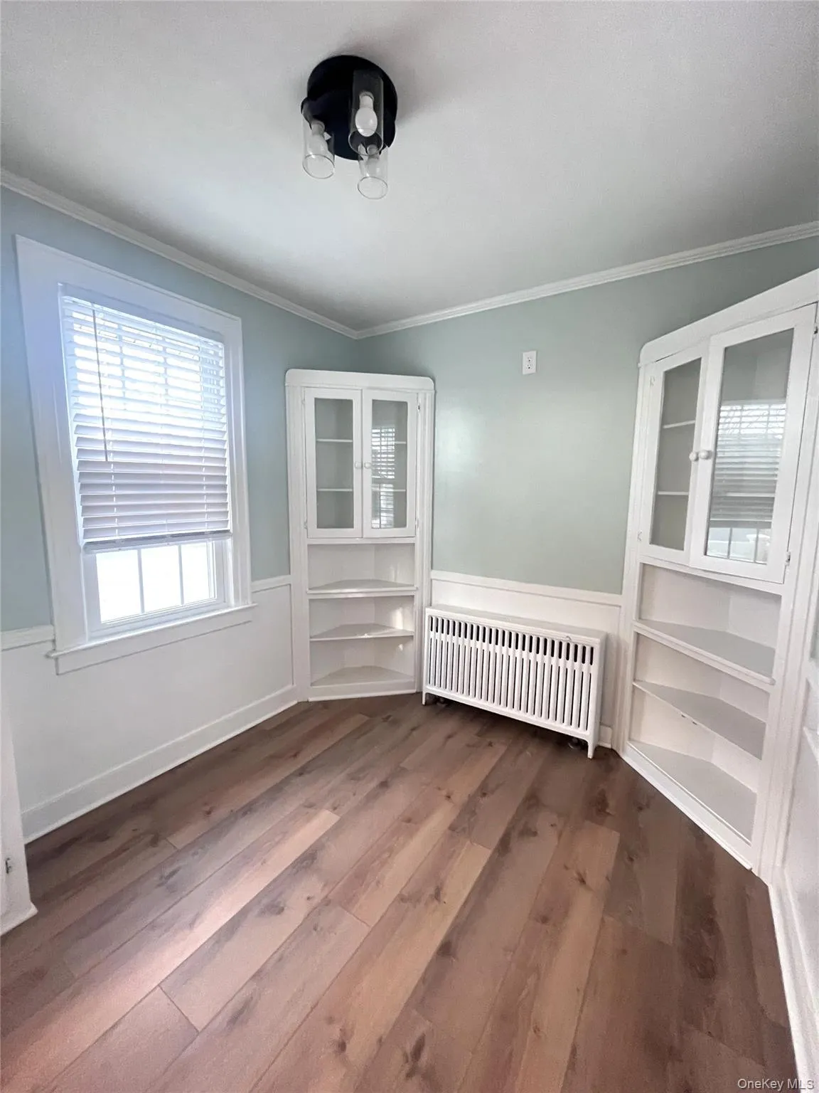 bedroom with 2 closets bedroom with 2 closets