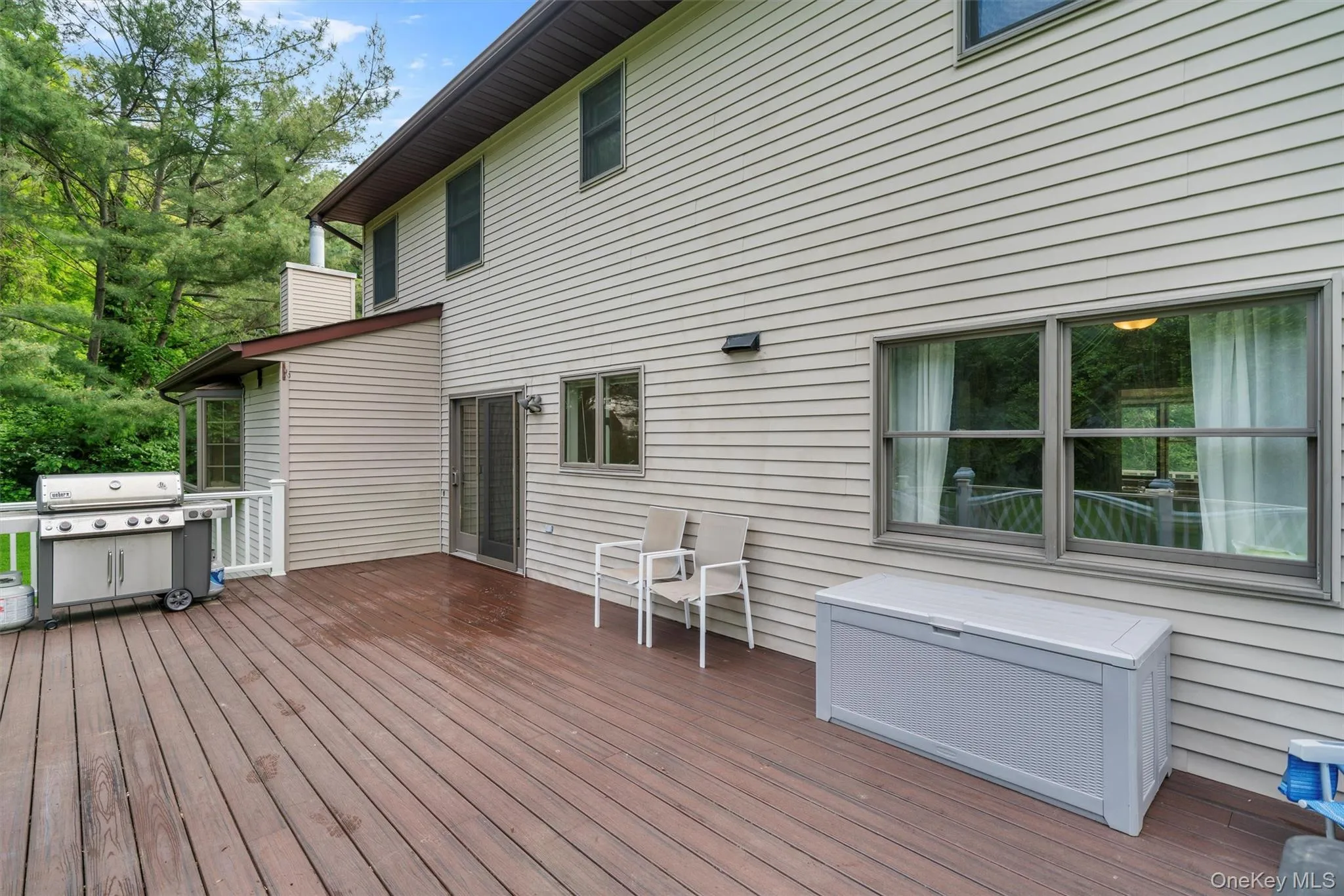Deck featuring grilling area Deck featuring grilling area