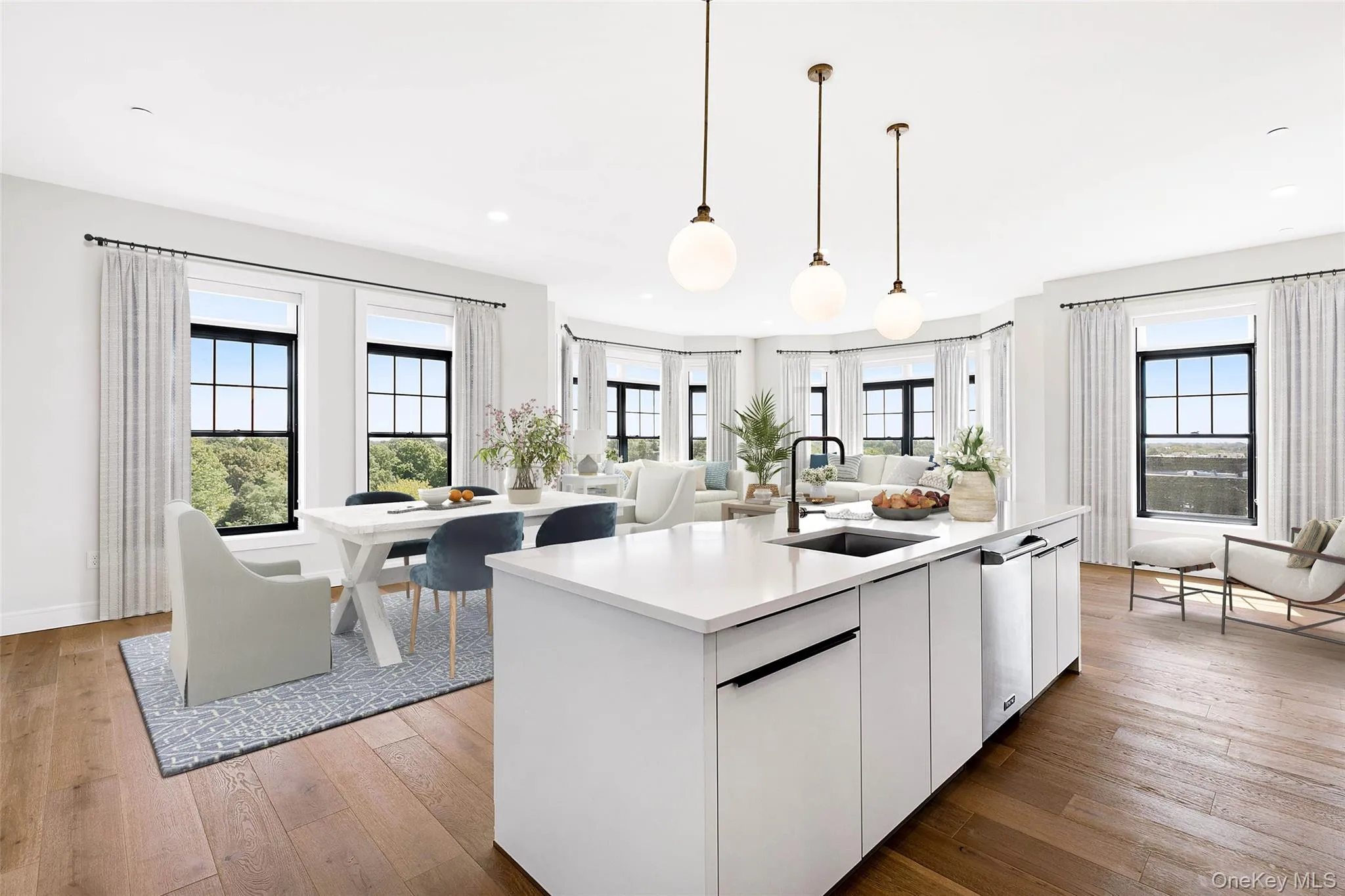 *Photos of a similar unit *Photos of a similar unit