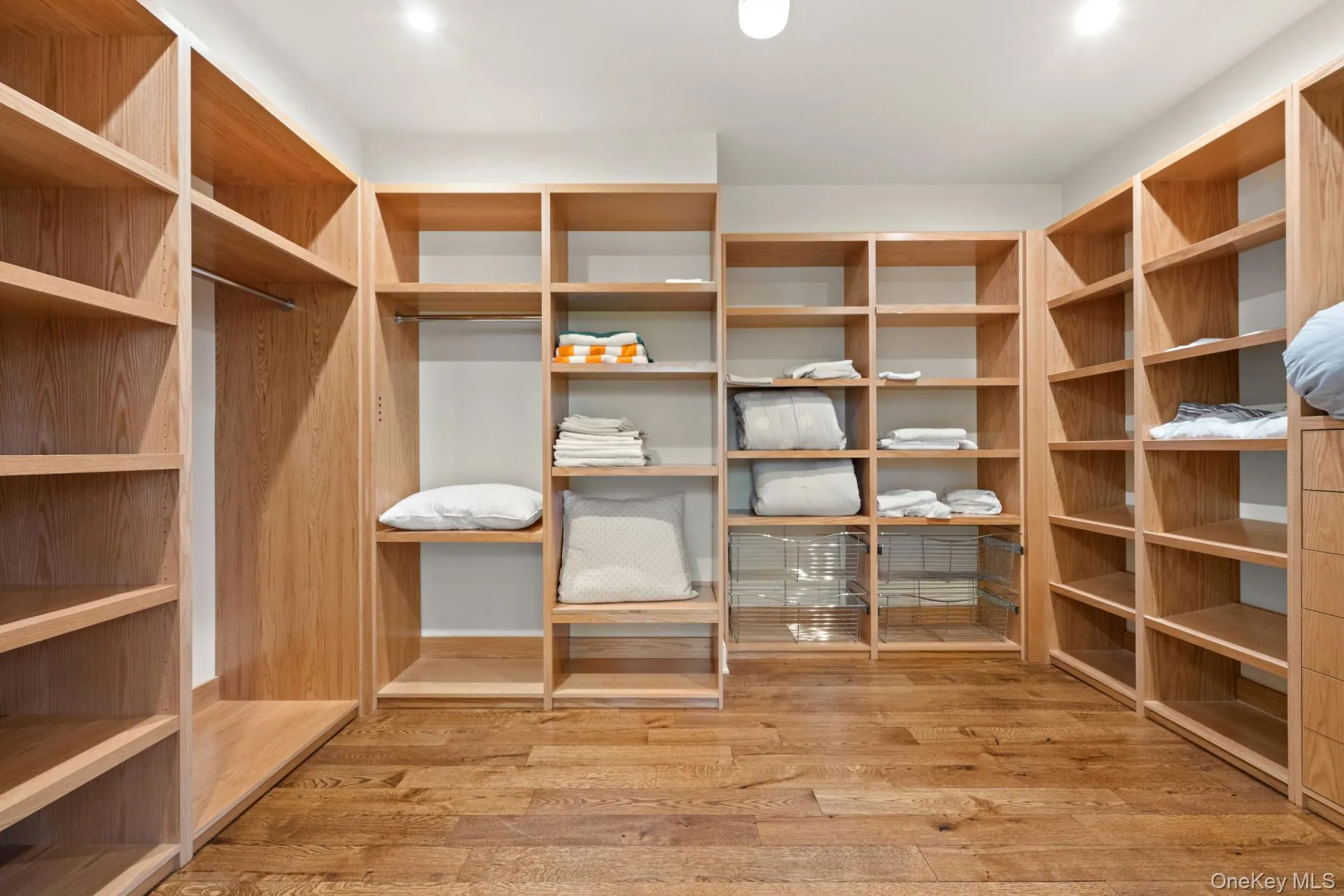 5020 Grosvenor Avenue, New York, NY, 8 Bedrooms Bedrooms, 24 Rooms Rooms,6 BathroomsBathrooms,Residential Sale,For Rent,Grosvenor,0,938886 5020 Grosvenor Avenue, New York, NY, 8 Bedrooms Bedrooms, 24 Rooms Rooms,6 BathroomsBathrooms,Residential Sale,For Rent,Grosvenor,0,938886