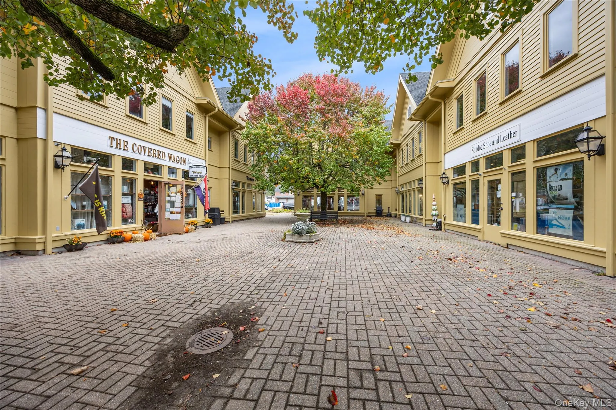 View of property's community with a residential view View of property's community with a residential view