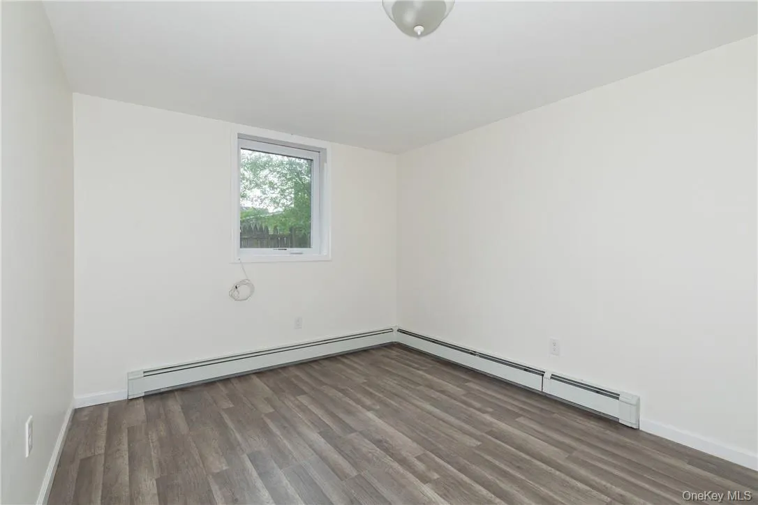 80 Dorsey Lane, Hyde Park, NY, 1 Bedroom Bedrooms, 3 Rooms Rooms,1 BathroomBathrooms,Residential Lease,Idx,Dorsey,0,939004 80 Dorsey Lane, Hyde Park, NY, 1 Bedroom Bedrooms, 3 Rooms Rooms,1 BathroomBathrooms,Residential Lease,Idx,Dorsey,0,939004