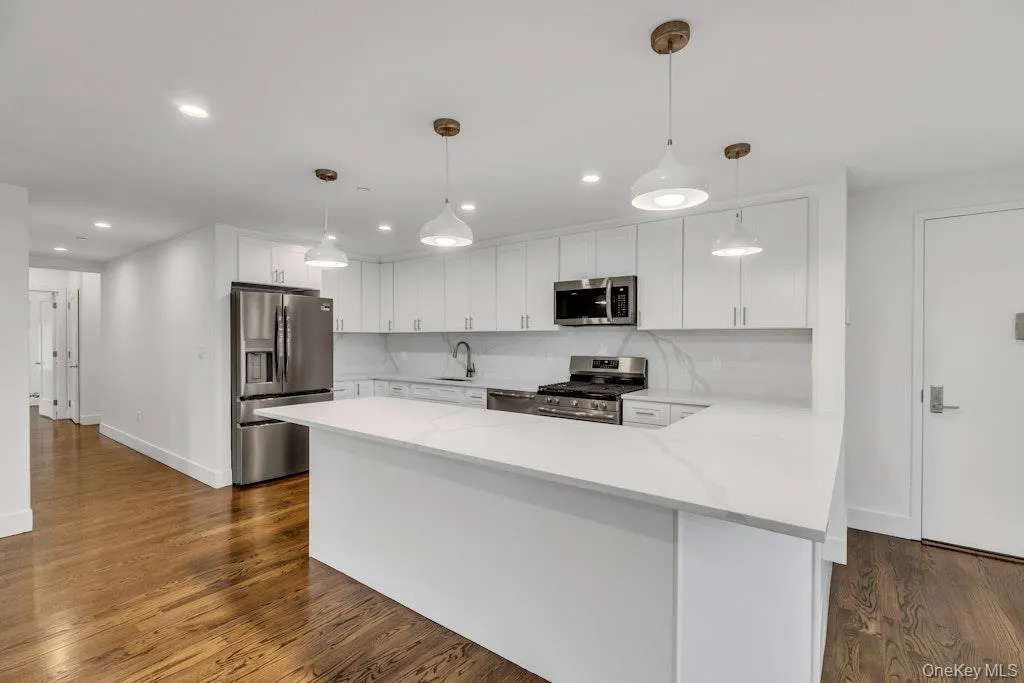 1431 Old Northern Boulevard, North Hempstead, NY, 2 Bedrooms Bedrooms, 4 Rooms Rooms,2 BathroomsBathrooms,Residential Lease,For Rent,Old Northern,0,939035 1431 Old Northern Boulevard, North Hempstead, NY, 2 Bedrooms Bedrooms, 4 Rooms Rooms,2 BathroomsBathrooms,Residential Lease,For Rent,Old Northern,0,939035