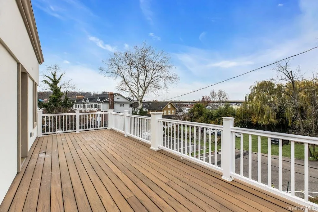 1431 Old Northern Boulevard, North Hempstead, NY, 2 Bedrooms Bedrooms, 4 Rooms Rooms,2 BathroomsBathrooms,Residential Lease,For Rent,Old Northern,0,939035 1431 Old Northern Boulevard, North Hempstead, NY, 2 Bedrooms Bedrooms, 4 Rooms Rooms,2 BathroomsBathrooms,Residential Lease,For Rent,Old Northern,0,939035