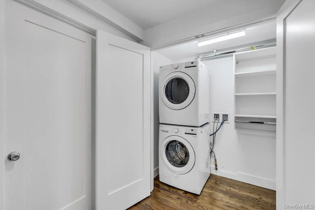 1431 Old Northern Boulevard, North Hempstead, NY, 1 Bedroom Bedrooms, 3 Rooms Rooms,1 BathroomBathrooms,Residential Lease,For Rent,Old Northern,0,939037 1431 Old Northern Boulevard, North Hempstead, NY, 1 Bedroom Bedrooms, 3 Rooms Rooms,1 BathroomBathrooms,Residential Lease,For Rent,Old Northern,0,939037