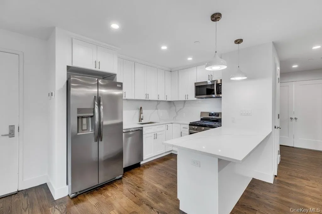 1431 Old Northern Boulevard, North Hempstead, NY, 1 Bedroom Bedrooms, 3 Rooms Rooms,1 BathroomBathrooms,Residential Lease,For Rent,Old Northern,0,939037 1431 Old Northern Boulevard, North Hempstead, NY, 1 Bedroom Bedrooms, 3 Rooms Rooms,1 BathroomBathrooms,Residential Lease,For Rent,Old Northern,0,939037