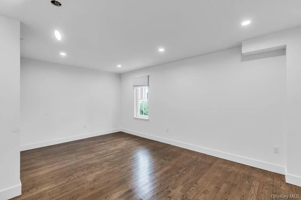 1431 Old Northern Boulevard, North Hempstead, NY, 1 Bedroom Bedrooms, 3 Rooms Rooms,1 BathroomBathrooms,Residential Lease,For Rent,Old Northern,0,939037 1431 Old Northern Boulevard, North Hempstead, NY, 1 Bedroom Bedrooms, 3 Rooms Rooms,1 BathroomBathrooms,Residential Lease,For Rent,Old Northern,0,939037