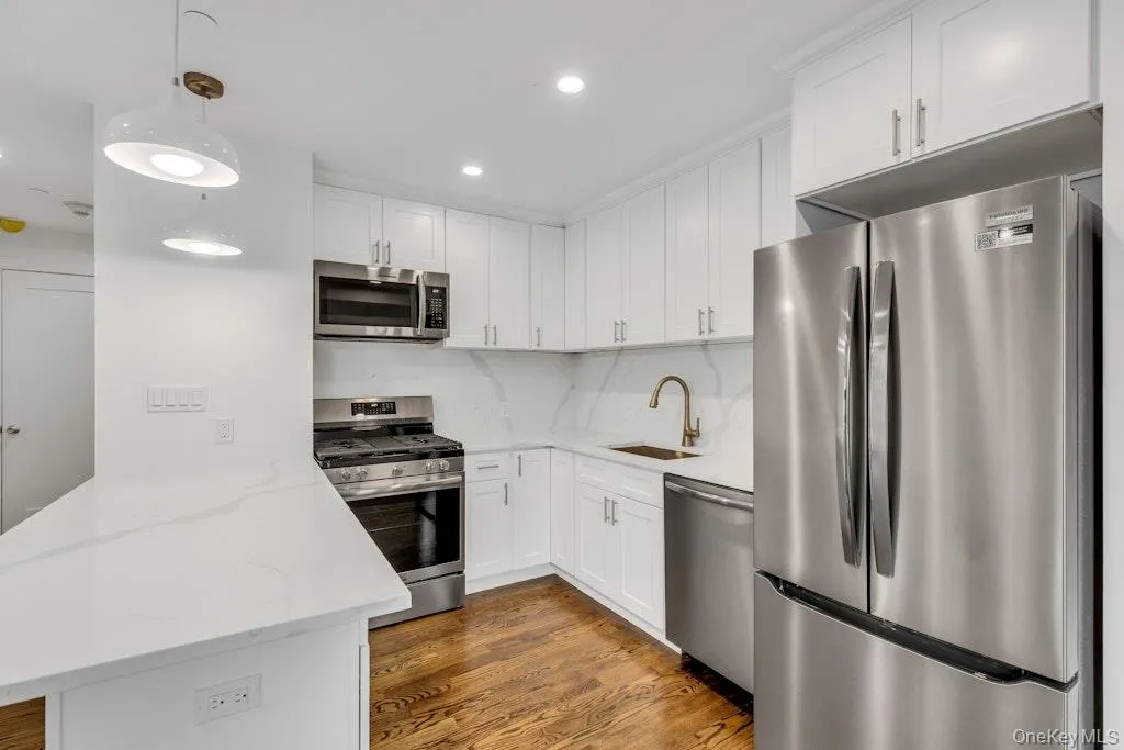1431 Old Northern Boulevard, North Hempstead, NY, 1 Bedroom Bedrooms, 3 Rooms Rooms,1 BathroomBathrooms,Residential Lease,For Rent,Old Northern,0,939042 1431 Old Northern Boulevard, North Hempstead, NY, 1 Bedroom Bedrooms, 3 Rooms Rooms,1 BathroomBathrooms,Residential Lease,For Rent,Old Northern,0,939042