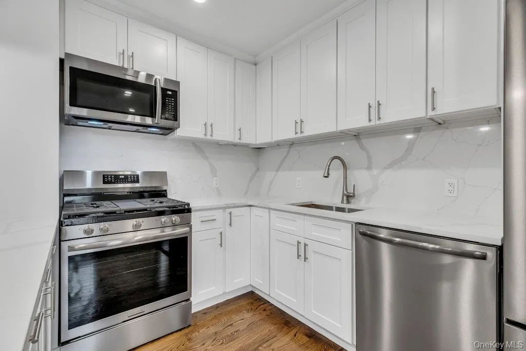 1431 Old Northern Boulevard, North Hempstead, NY, 1 Bedroom Bedrooms, 3 Rooms Rooms,1 BathroomBathrooms,Residential Lease,For Rent,Old Northern,0,939042 1431 Old Northern Boulevard, North Hempstead, NY, 1 Bedroom Bedrooms, 3 Rooms Rooms,1 BathroomBathrooms,Residential Lease,For Rent,Old Northern,0,939042