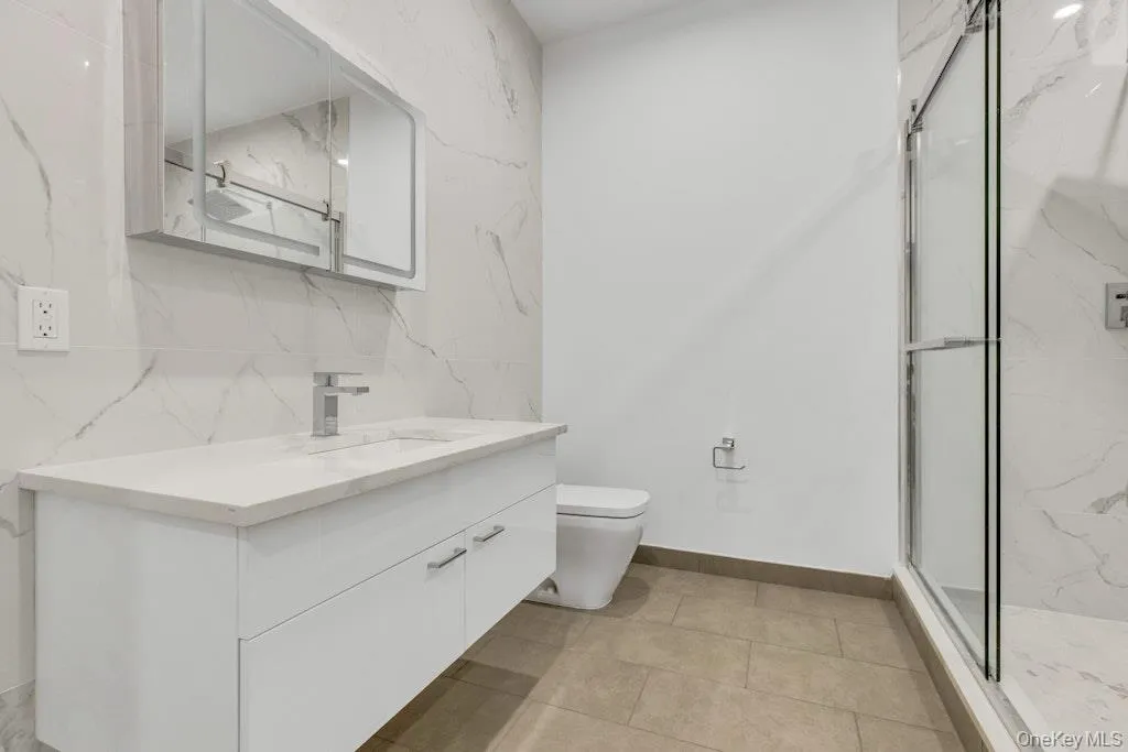 1431 Old Northern Boulevard, North Hempstead, NY, 2 Bedrooms Bedrooms, 4 Rooms Rooms,2 BathroomsBathrooms,Residential Lease,For Rent,Old Northern,0,939048 1431 Old Northern Boulevard, North Hempstead, NY, 2 Bedrooms Bedrooms, 4 Rooms Rooms,2 BathroomsBathrooms,Residential Lease,For Rent,Old Northern,0,939048