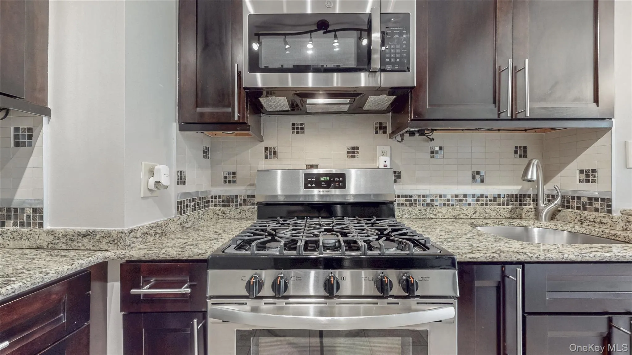 67-04 Selfridge Street, New York, NY, 2 Bedrooms Bedrooms, 5 Rooms Rooms,1 BathroomBathrooms,Residential Lease,Idx,Selfridge,0,939082 67-04 Selfridge Street, New York, NY, 2 Bedrooms Bedrooms, 5 Rooms Rooms,1 BathroomBathrooms,Residential Lease,Idx,Selfridge,0,939082