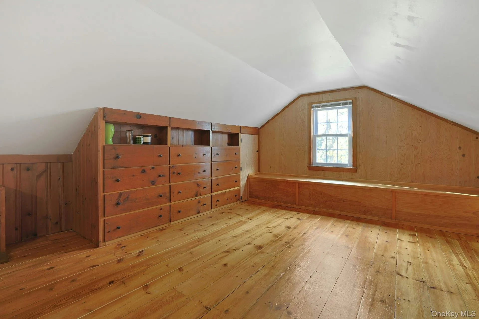 Second Level Bonus Room/Bedroom Second Level Bonus Room/Bedroom