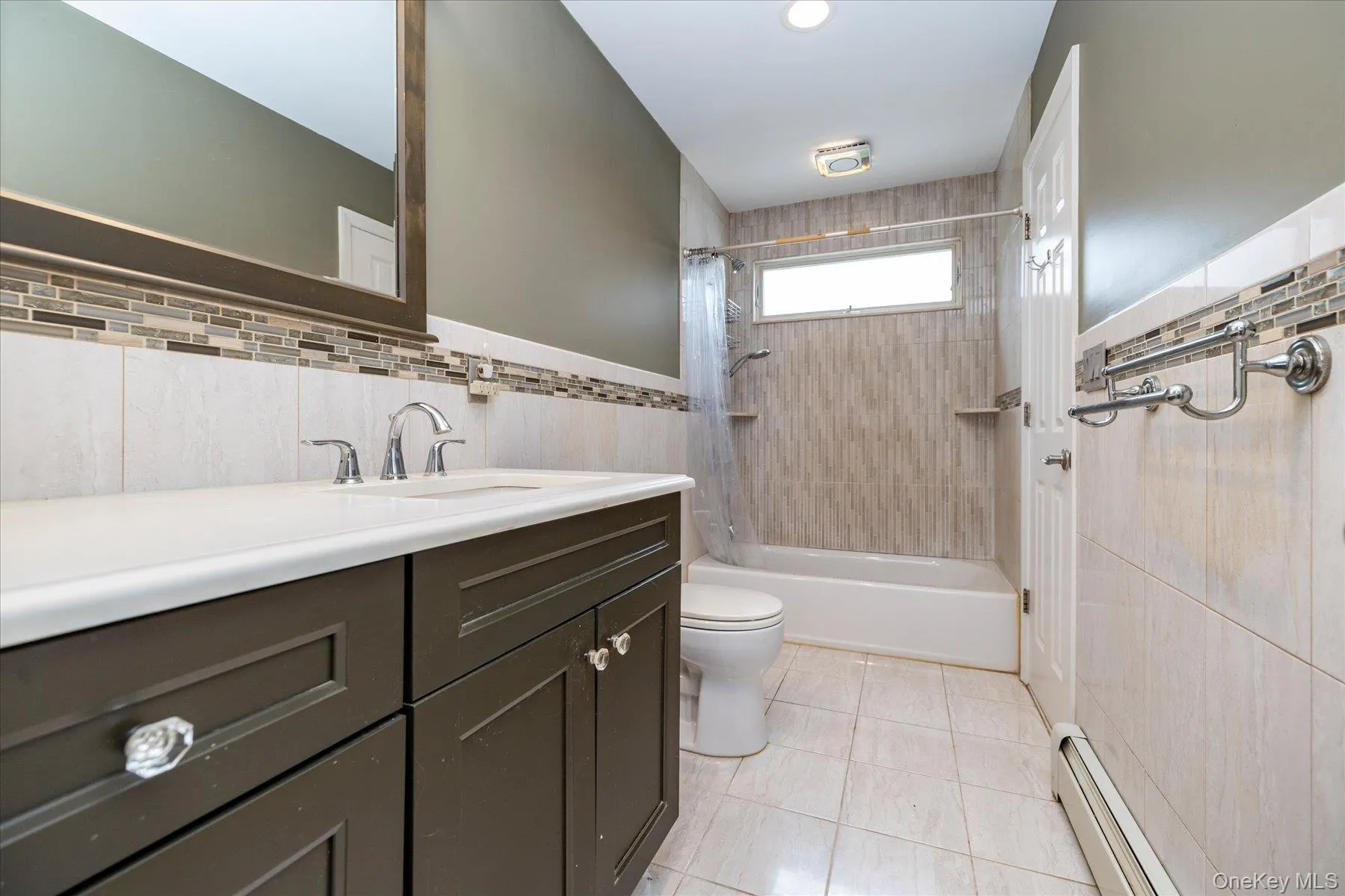 40 Cambridge Road, Hempstead, NY, 4 Bedrooms Bedrooms, 8 Rooms Rooms,2 BathroomsBathrooms,Residential,For Rent,Cambridge,0,939109 40 Cambridge Road, Hempstead, NY, 4 Bedrooms Bedrooms, 8 Rooms Rooms,2 BathroomsBathrooms,Residential,For Rent,Cambridge,0,939109