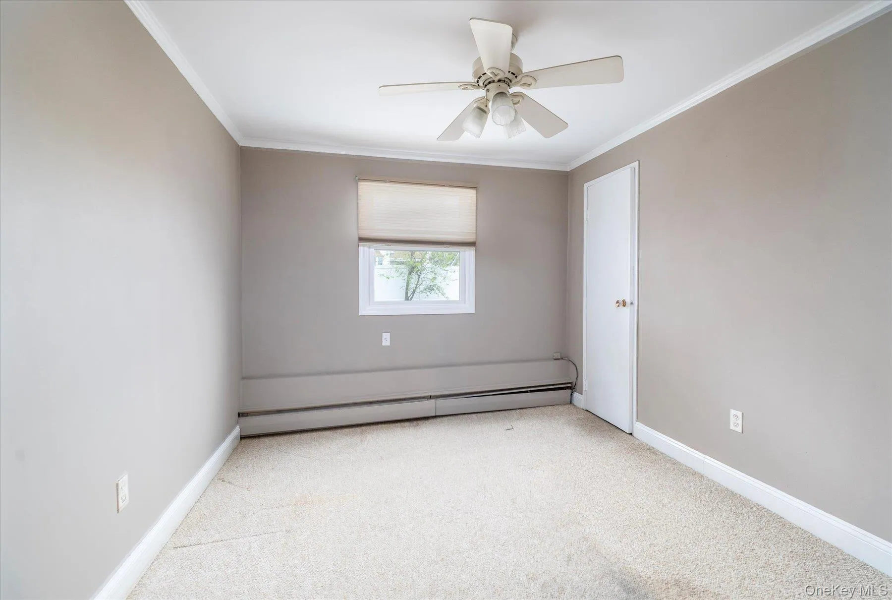 Ground floor level bedroom/office/den Ground floor level bedroom/office/den