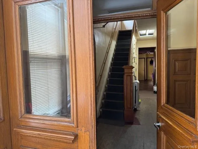 Stairs with radiator heating unit Stairs with radiator heating unit