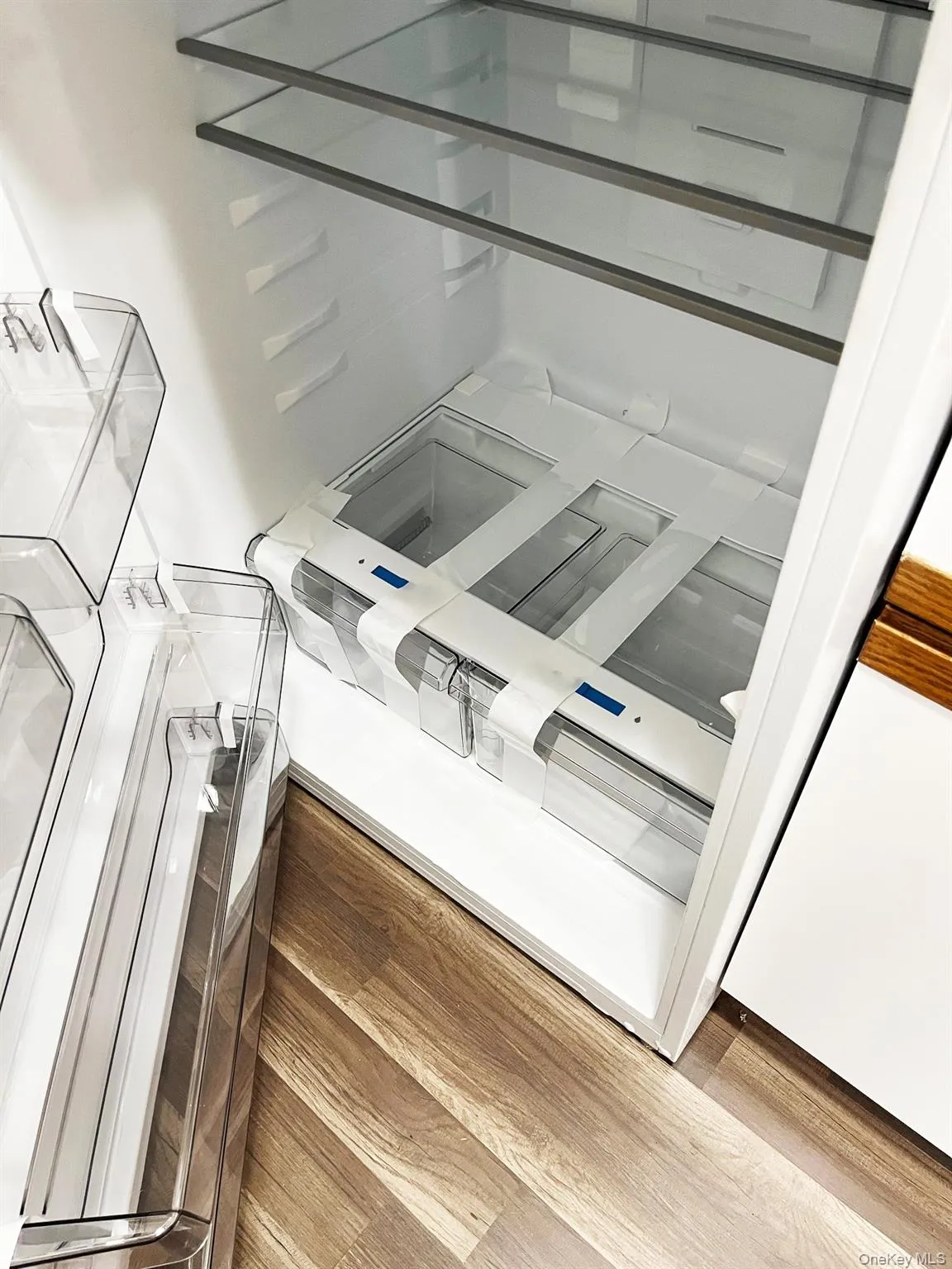 Brand new refrigerator! Brand new refrigerator!