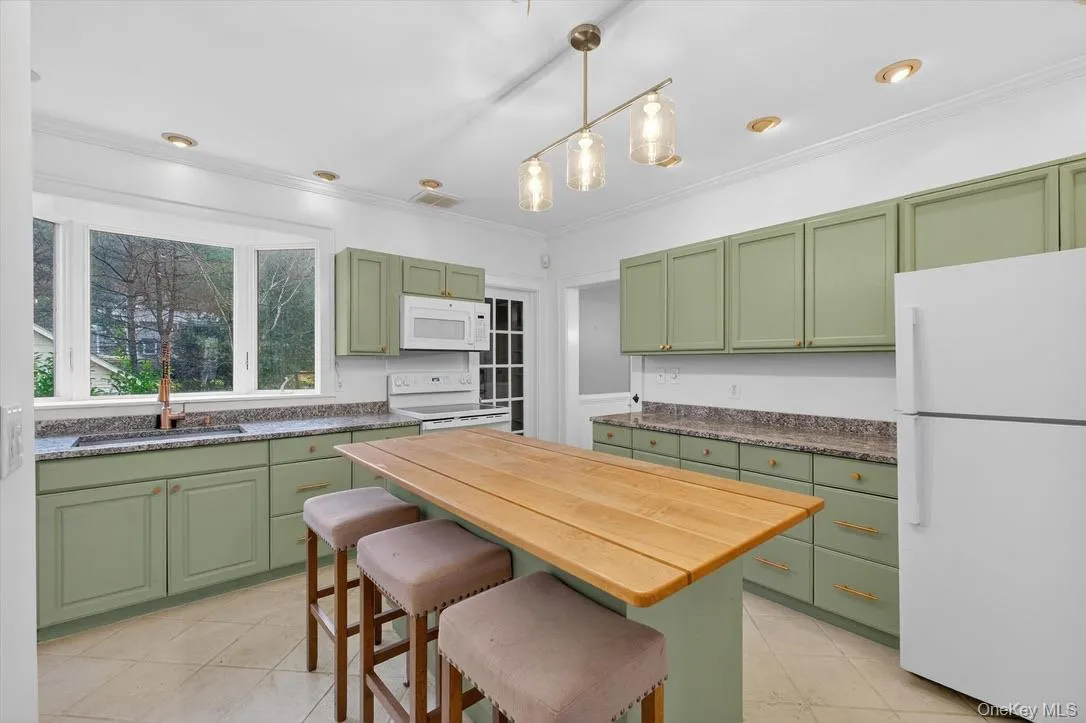 484 Bedford Road, Bedford, NY, 3 Bedrooms Bedrooms, 10 Rooms Rooms,2 BathroomsBathrooms,Residential,For Rent,Bedford,0,939401 484 Bedford Road, Bedford, NY, 3 Bedrooms Bedrooms, 10 Rooms Rooms,2 BathroomsBathrooms,Residential,For Rent,Bedford,0,939401