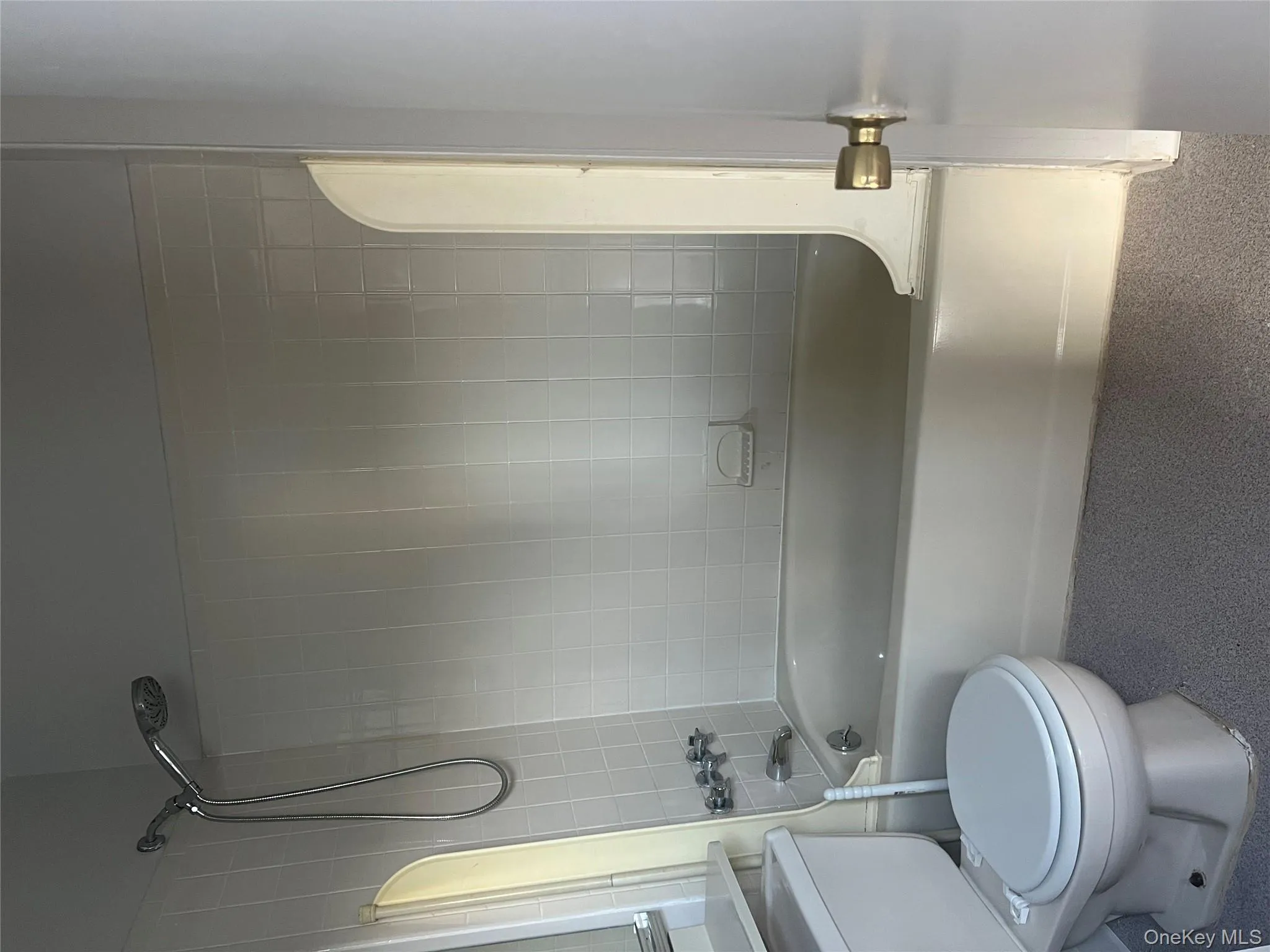 Full bath with tub / shower combination Full bath with tub / shower combination