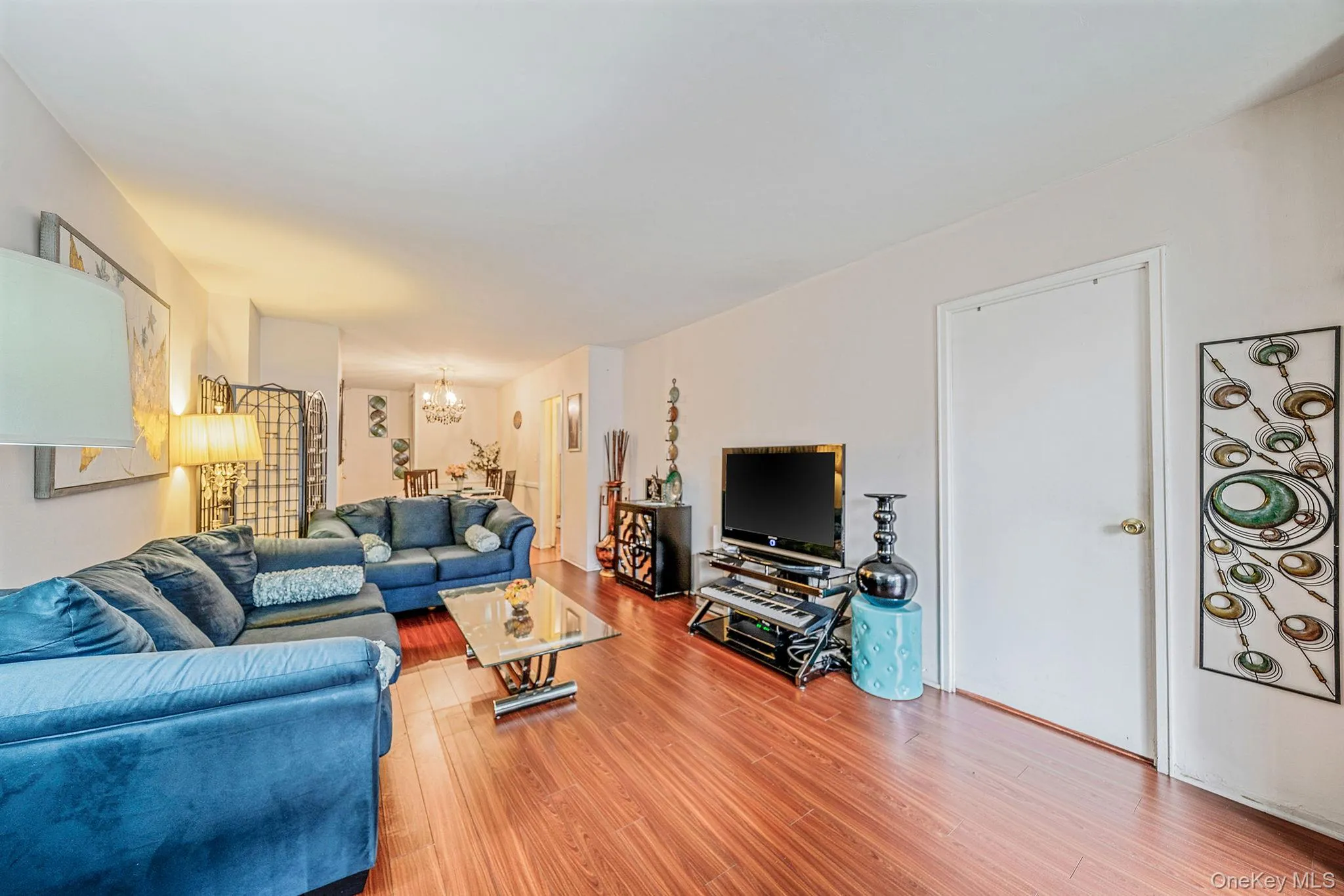 61-25 97 Street, New York, NY, 2 Bedrooms Bedrooms, 6 Rooms Rooms,1 BathroomBathrooms,Residential,For Rent,97,0,KEY939449 61-25 97 Street, New York, NY, 2 Bedrooms Bedrooms, 6 Rooms Rooms,1 BathroomBathrooms,Residential,For Rent,97,0,KEY939449