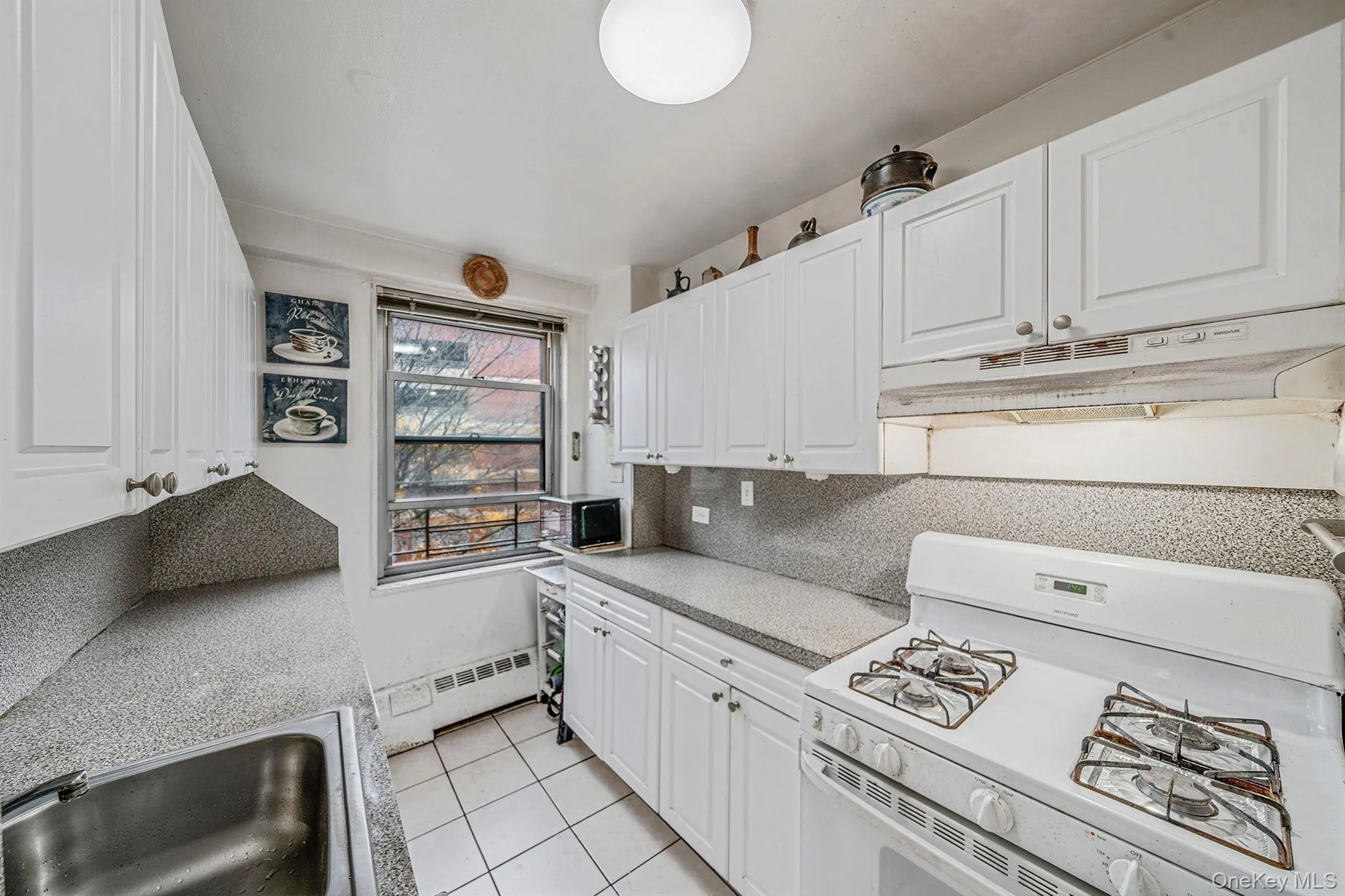 61-25 97 Street, New York, NY, 2 Bedrooms Bedrooms, 6 Rooms Rooms,1 BathroomBathrooms,Residential,For Rent,97,0,KEY939449 61-25 97 Street, New York, NY, 2 Bedrooms Bedrooms, 6 Rooms Rooms,1 BathroomBathrooms,Residential,For Rent,97,0,KEY939449