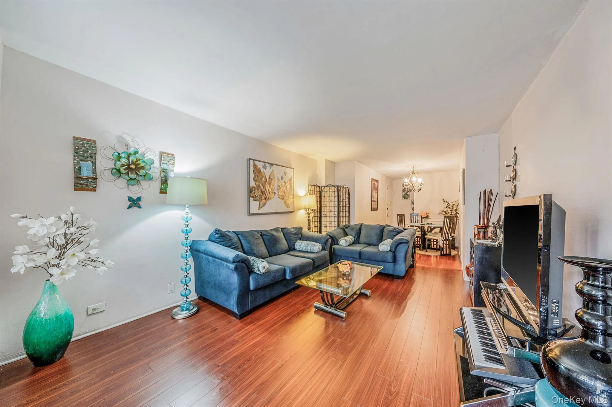 61-25 97 Street, New York, NY, 2 Bedrooms Bedrooms, 6 Rooms Rooms,1 BathroomBathrooms,Residential,For Rent,97,0,KEY939449 61-25 97 Street, New York, NY, 2 Bedrooms Bedrooms, 6 Rooms Rooms,1 BathroomBathrooms,Residential,For Rent,97,0,KEY939449
