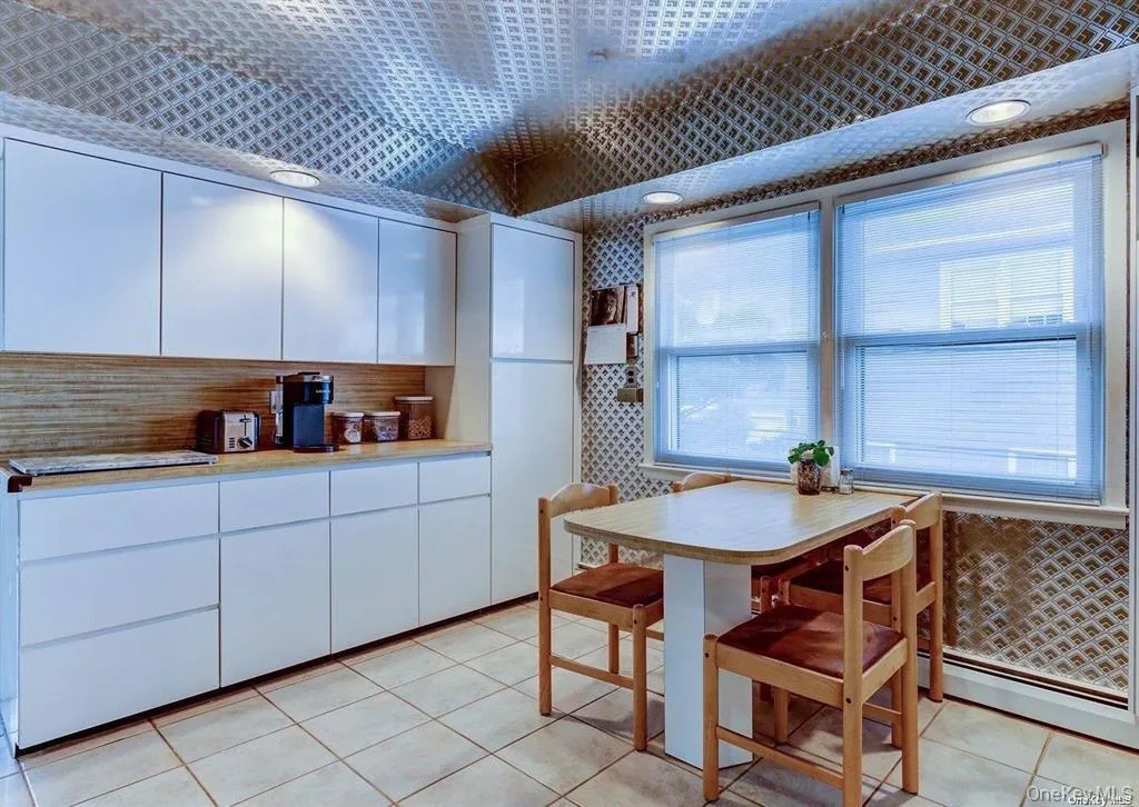 14 Kensington Street, Hempstead, NY, 6 Bedrooms Bedrooms, 15 Rooms Rooms,4 BathroomsBathrooms,Residential Lease,Idx,Kensington,0,939534 14 Kensington Street, Hempstead, NY, 6 Bedrooms Bedrooms, 15 Rooms Rooms,4 BathroomsBathrooms,Residential Lease,Idx,Kensington,0,939534