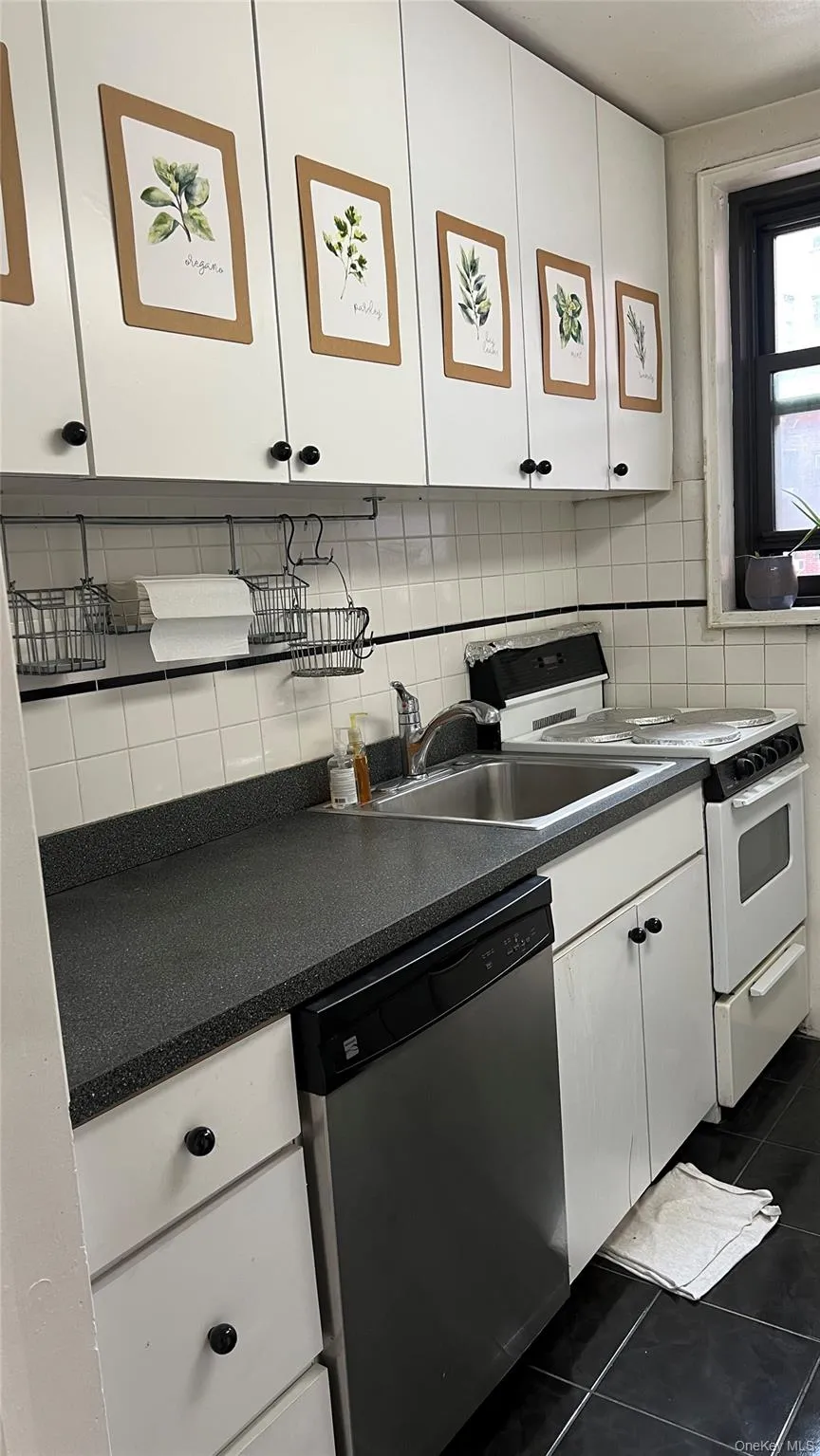 84-01 main street, New York, NY, 1 Bedroom Bedrooms, 4 Rooms Rooms,1 BathroomBathrooms,Residential,For Rent,main street,0,939573 84-01 main street, New York, NY, 1 Bedroom Bedrooms, 4 Rooms Rooms,1 BathroomBathrooms,Residential,For Rent,main street,0,939573