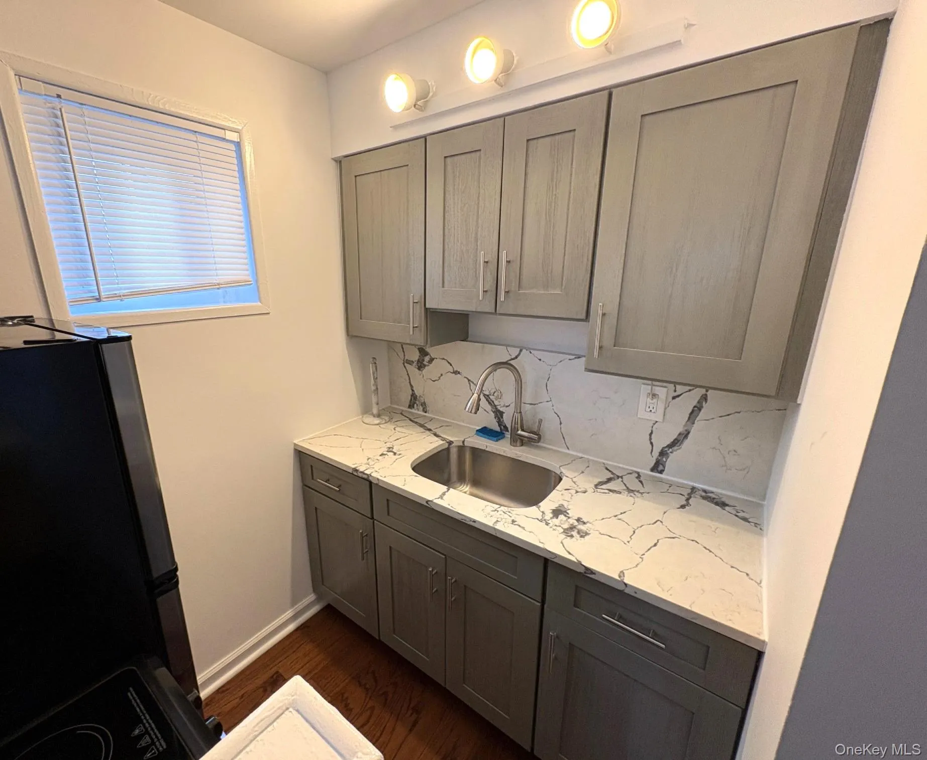 Kitchen with stone countertops Kitchen with stone countertops