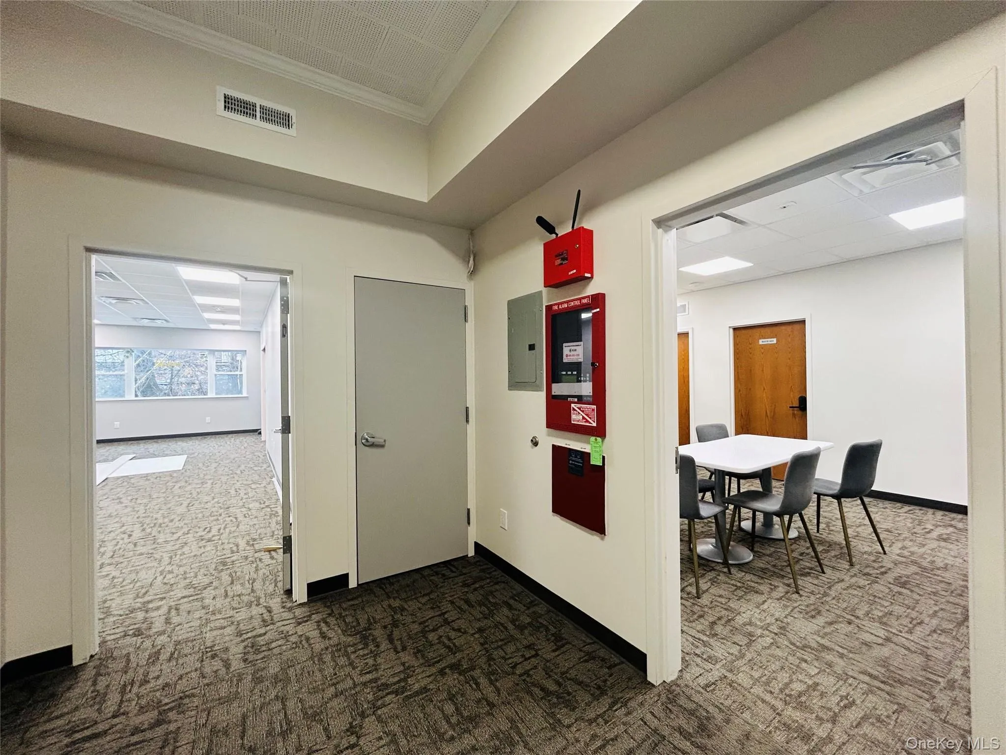 5 Sunrise Plaza, Hempstead, NY, ,Commercial Lease,For Rent,Sunrise,0,939663 5 Sunrise Plaza, Hempstead, NY, ,Commercial Lease,For Rent,Sunrise,0,939663