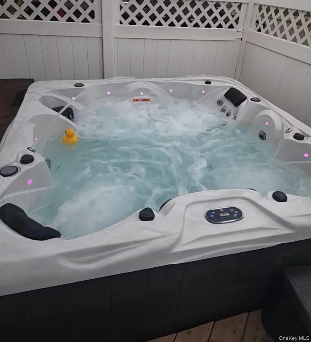 New outdoor hottub, with privacy fence, walk outside from sliders in primary bedroom New outdoor hottub, with privacy fence, walk outside from sliders in primary bedroom