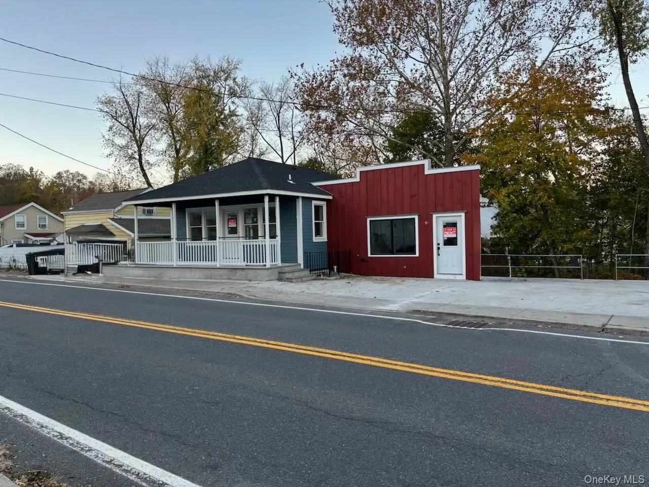 32 Western Avenue, Marlboro, NY, 2 Bedrooms Bedrooms, 4 Rooms Rooms,1 BathroomBathrooms,Residential Lease,Idx,Western,0,939813 32 Western Avenue, Marlboro, NY, 2 Bedrooms Bedrooms, 4 Rooms Rooms,1 BathroomBathrooms,Residential Lease,Idx,Western,0,939813