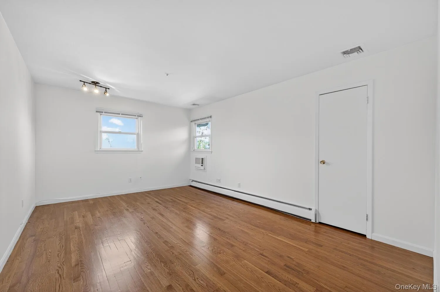 8 Blueberry Lane, Oyster Bay, NY, 4 Bedrooms Bedrooms, 8 Rooms Rooms,2 BathroomsBathrooms,Residential Lease,Idx,Blueberry,0,939863 8 Blueberry Lane, Oyster Bay, NY, 4 Bedrooms Bedrooms, 8 Rooms Rooms,2 BathroomsBathrooms,Residential Lease,Idx,Blueberry,0,939863